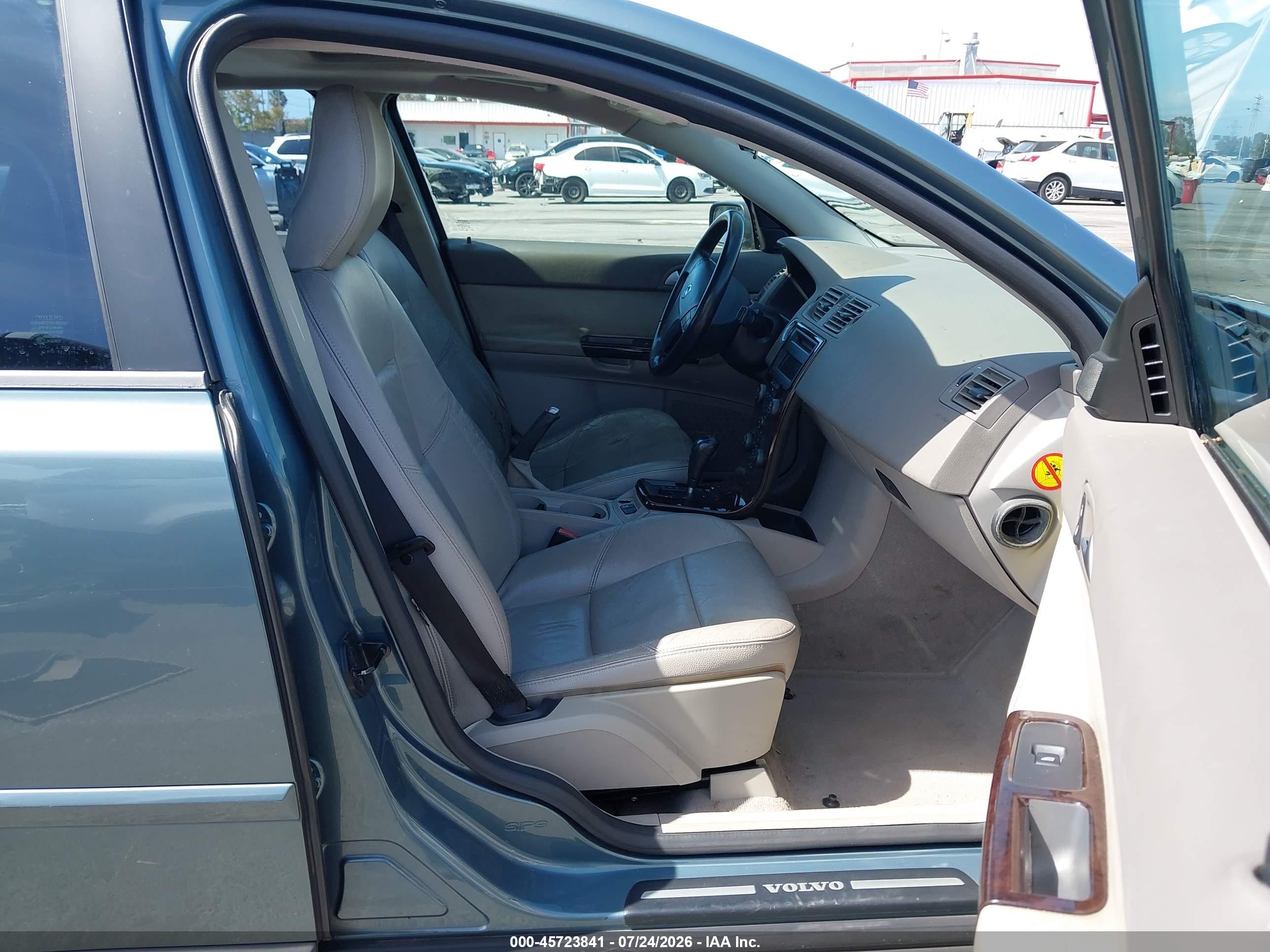 2005 Volvo S40 2.4i A/2.4i A Sr/2.4i M/2.4i M Sr Light Blue vin: YV1MS382452046407