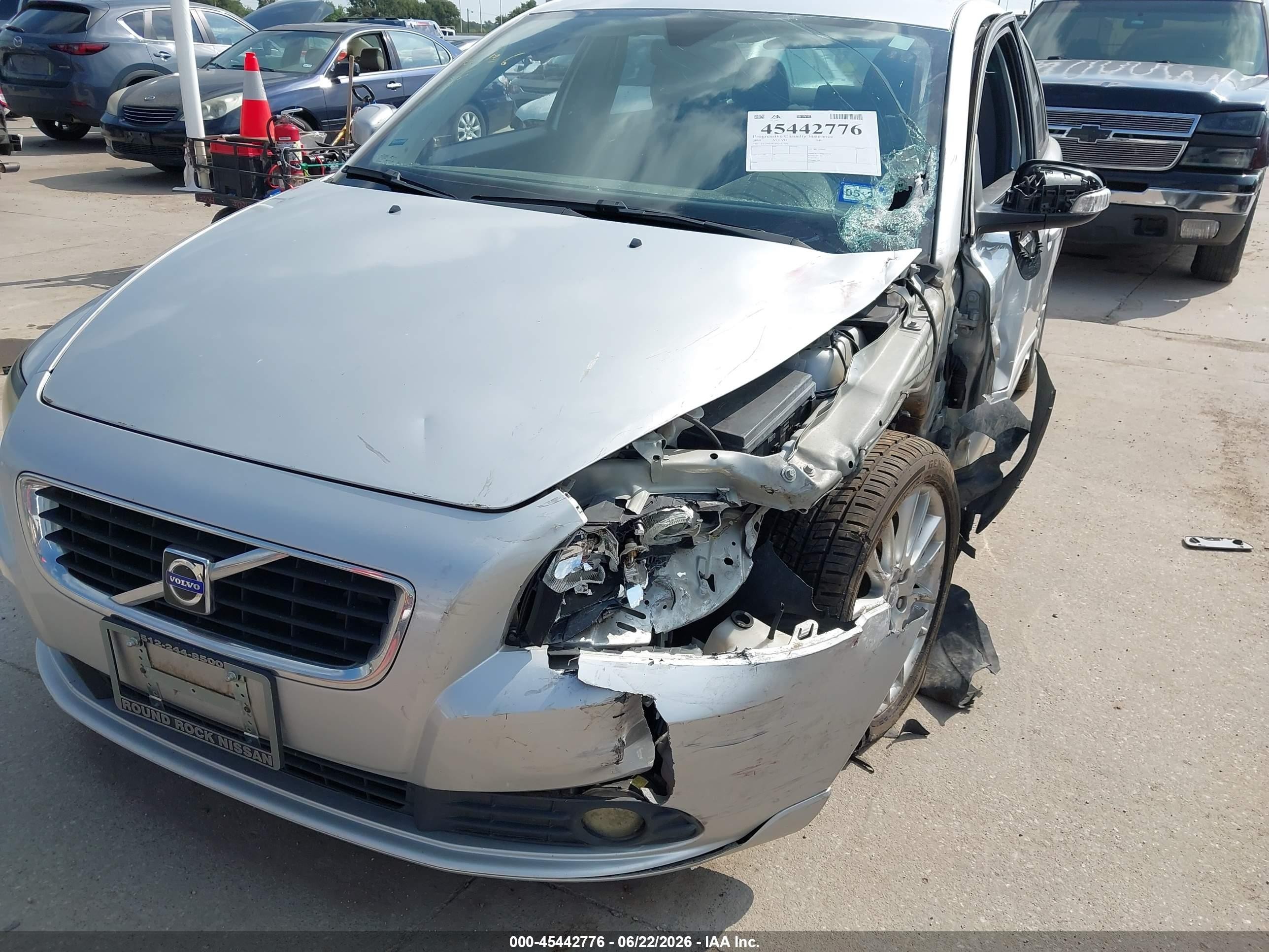 2009 Volvo S40 2.4i Серебряный vin: YV1MS382492447798