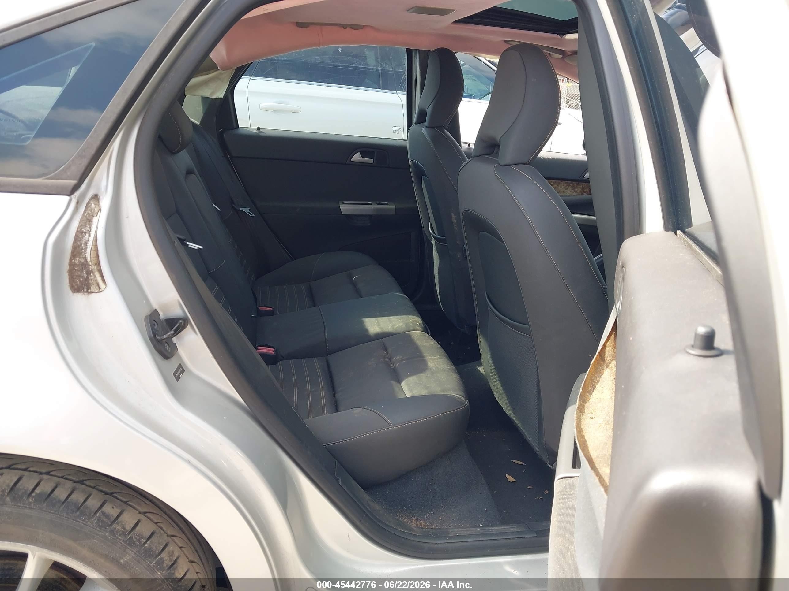 2009 Volvo S40 2.4i Серебряный vin: YV1MS382492447798