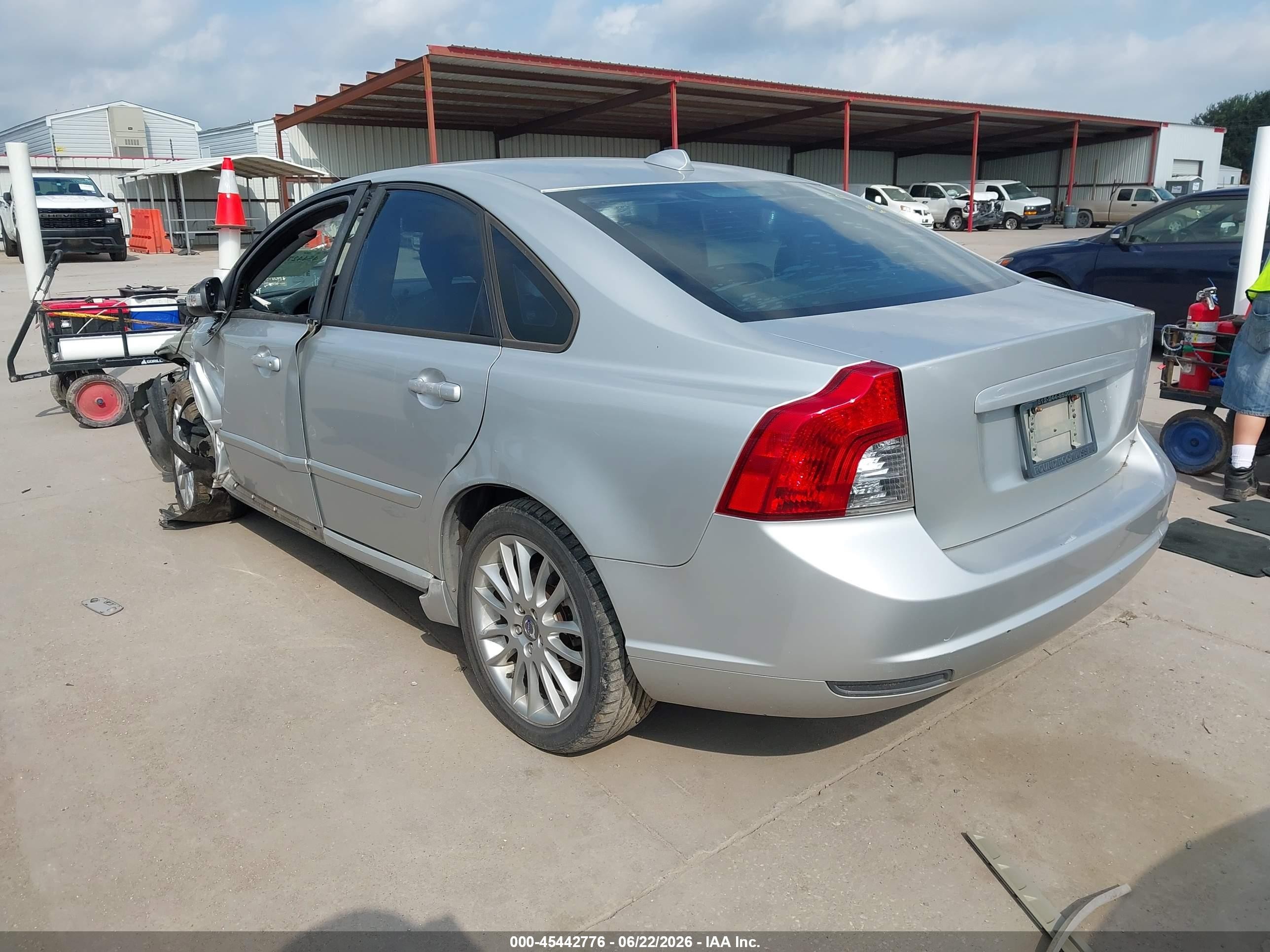 2009 Volvo S40 2.4i Серебряный vin: YV1MS382492447798