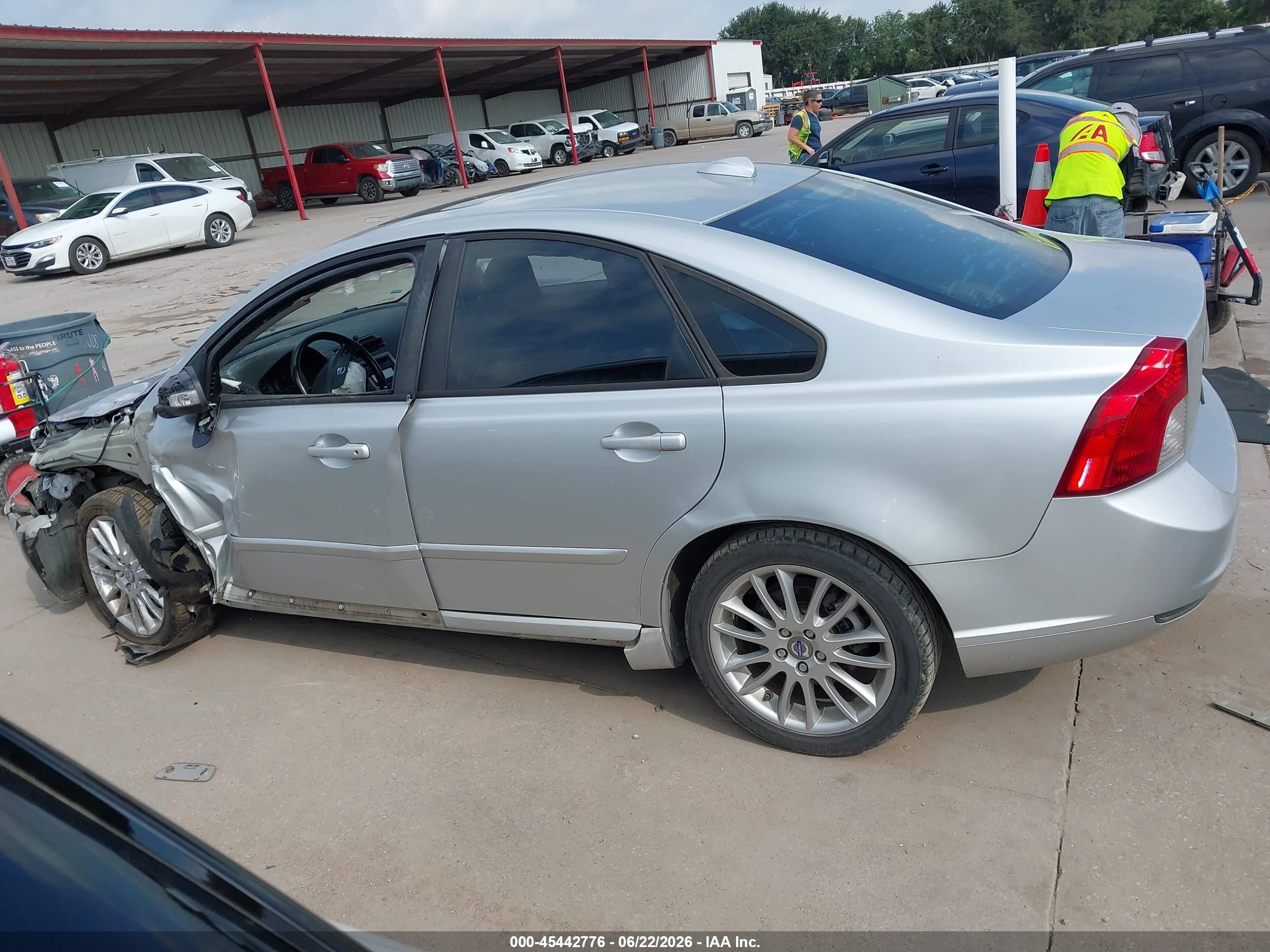 2009 Volvo S40 2.4i Серебряный vin: YV1MS382492447798