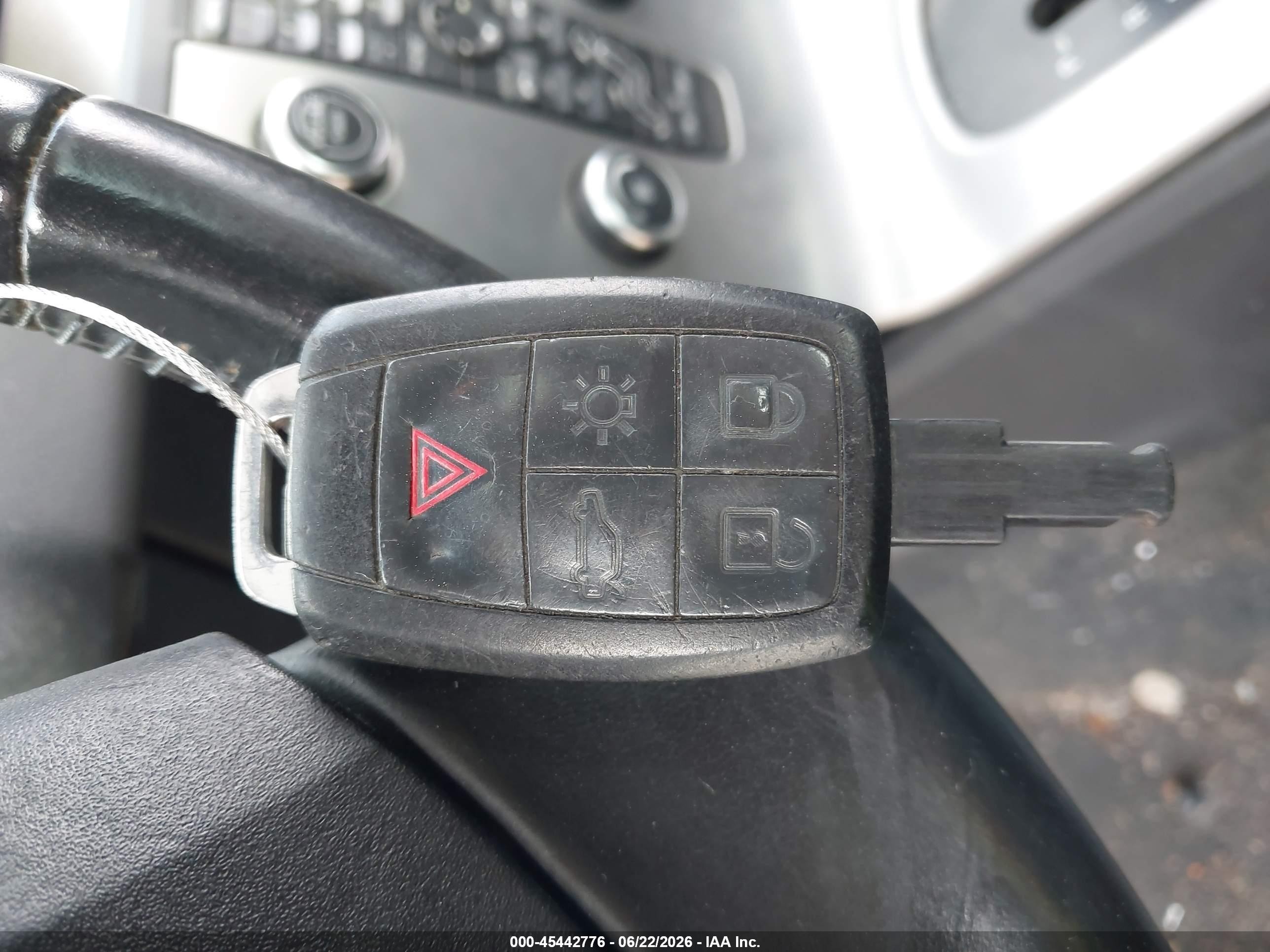 2009 Volvo S40 2.4i Серебряный vin: YV1MS382492447798