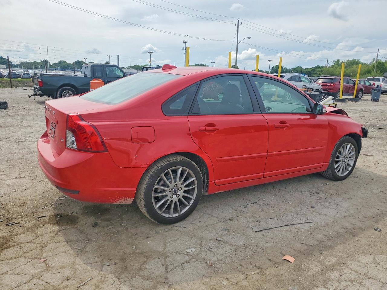 2009 Volvo S40 2.4i Red vin: YV1MS382492461037