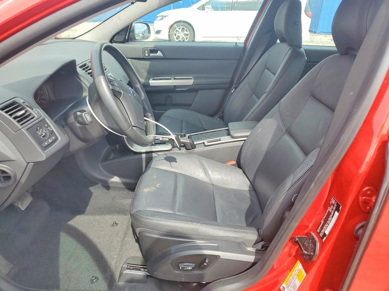 2009 Volvo S40 2.4i Red vin: YV1MS382492461037