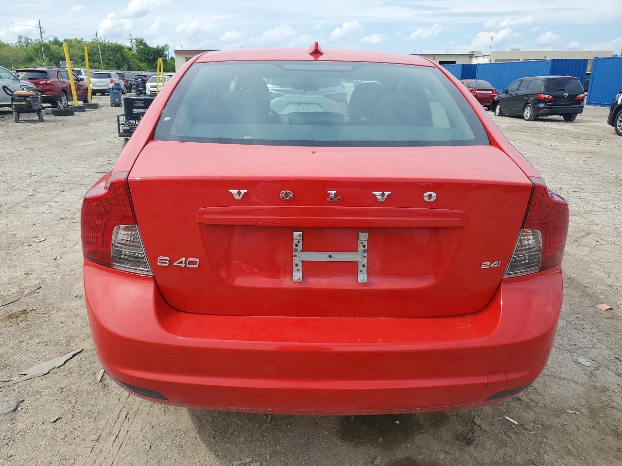 2009 Volvo S40 2.4i Red vin: YV1MS382492461037