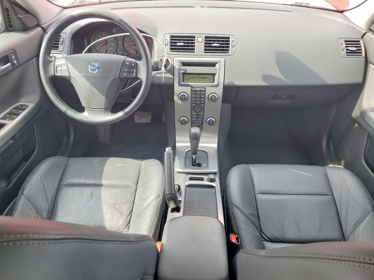 2009 Volvo S40 2.4i Red vin: YV1MS382492461037