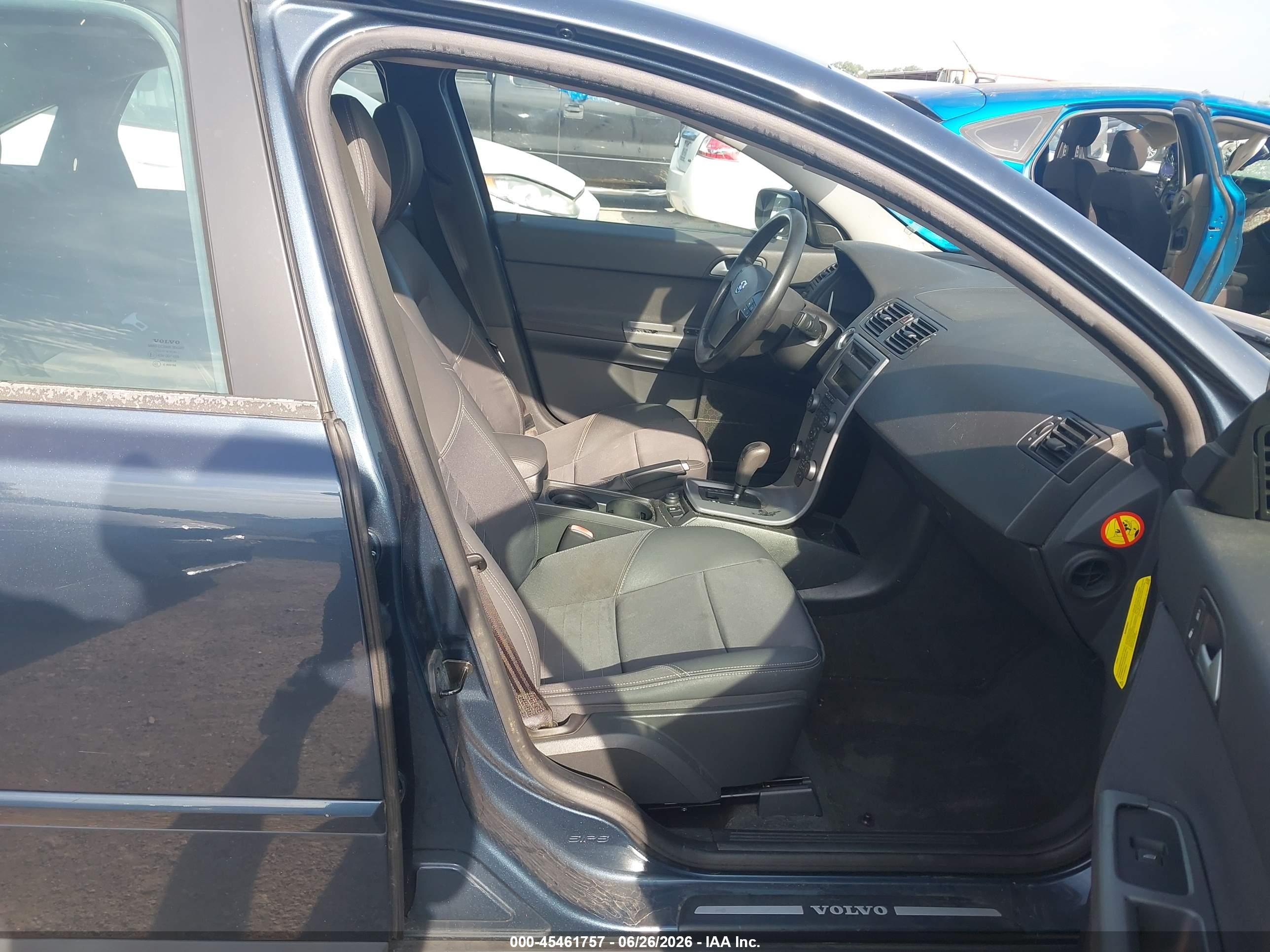 2005 Volvo S40 2.4i A/2.4i A Sr/2.4i M/2.4i M Sr Blue vin: YV1MS382552067623