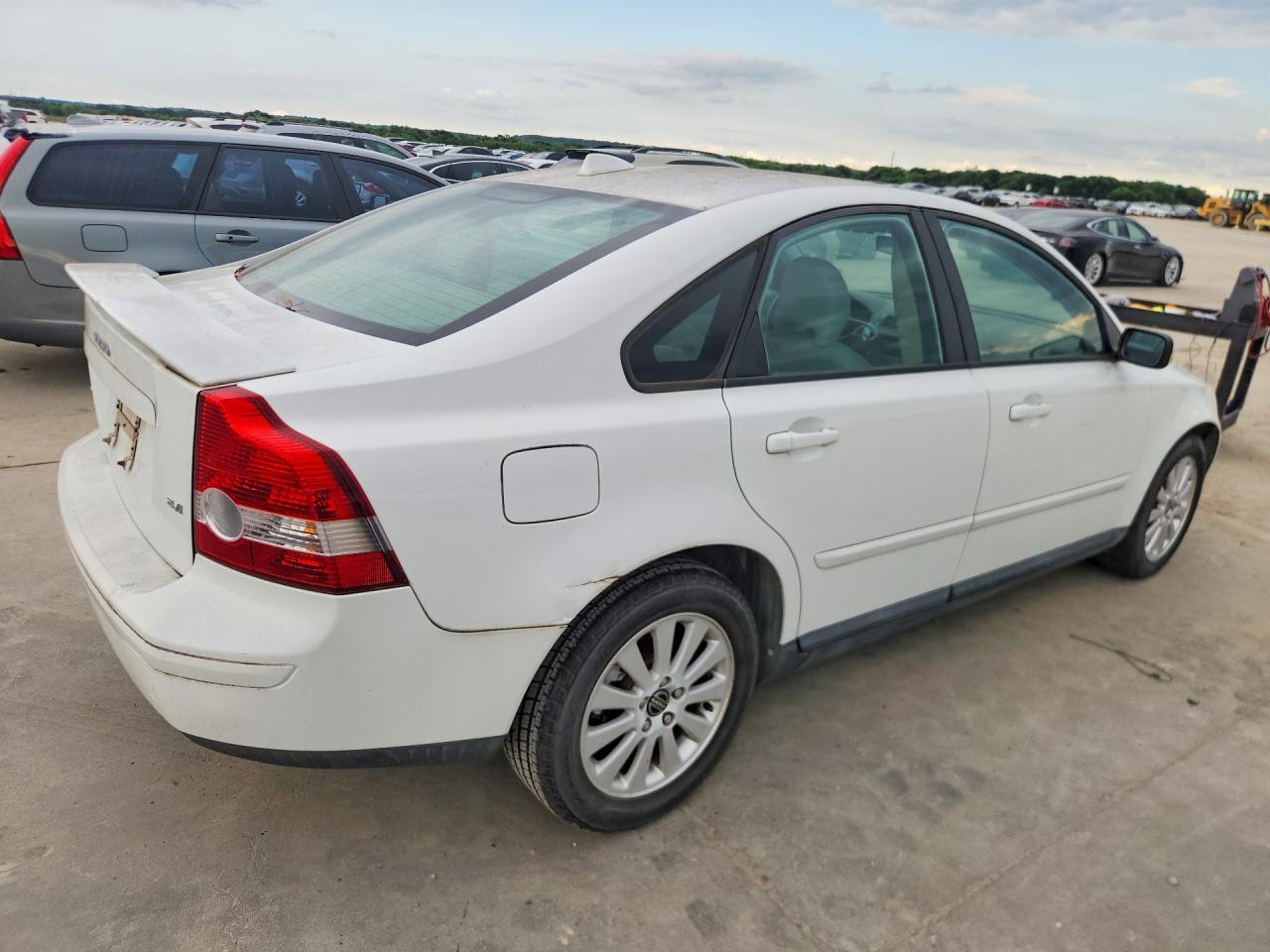 2005 Volvo S40 2.4i White vin: YV1MS382552081151
