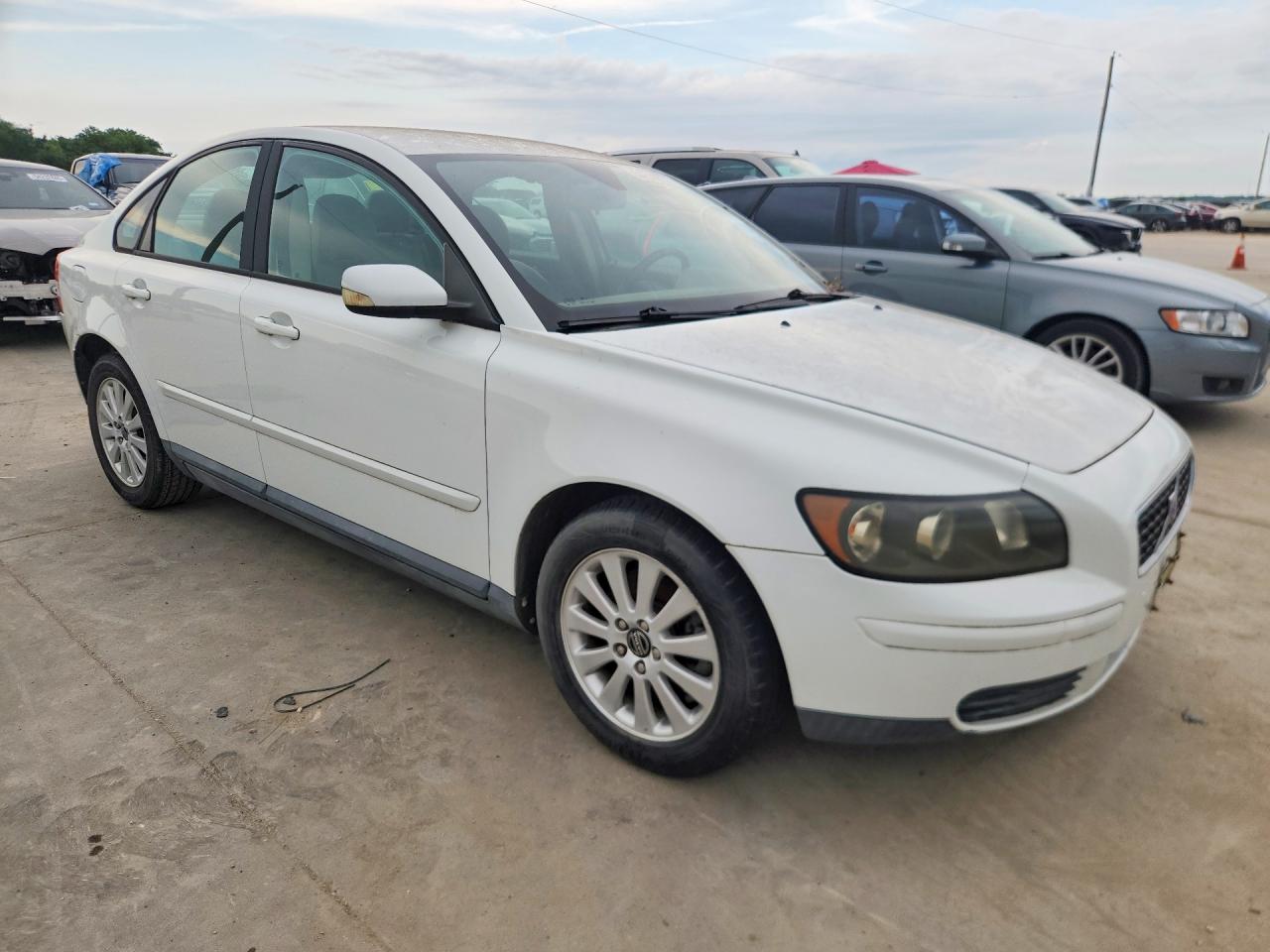 2005 Volvo S40 2.4i White vin: YV1MS382552081151
