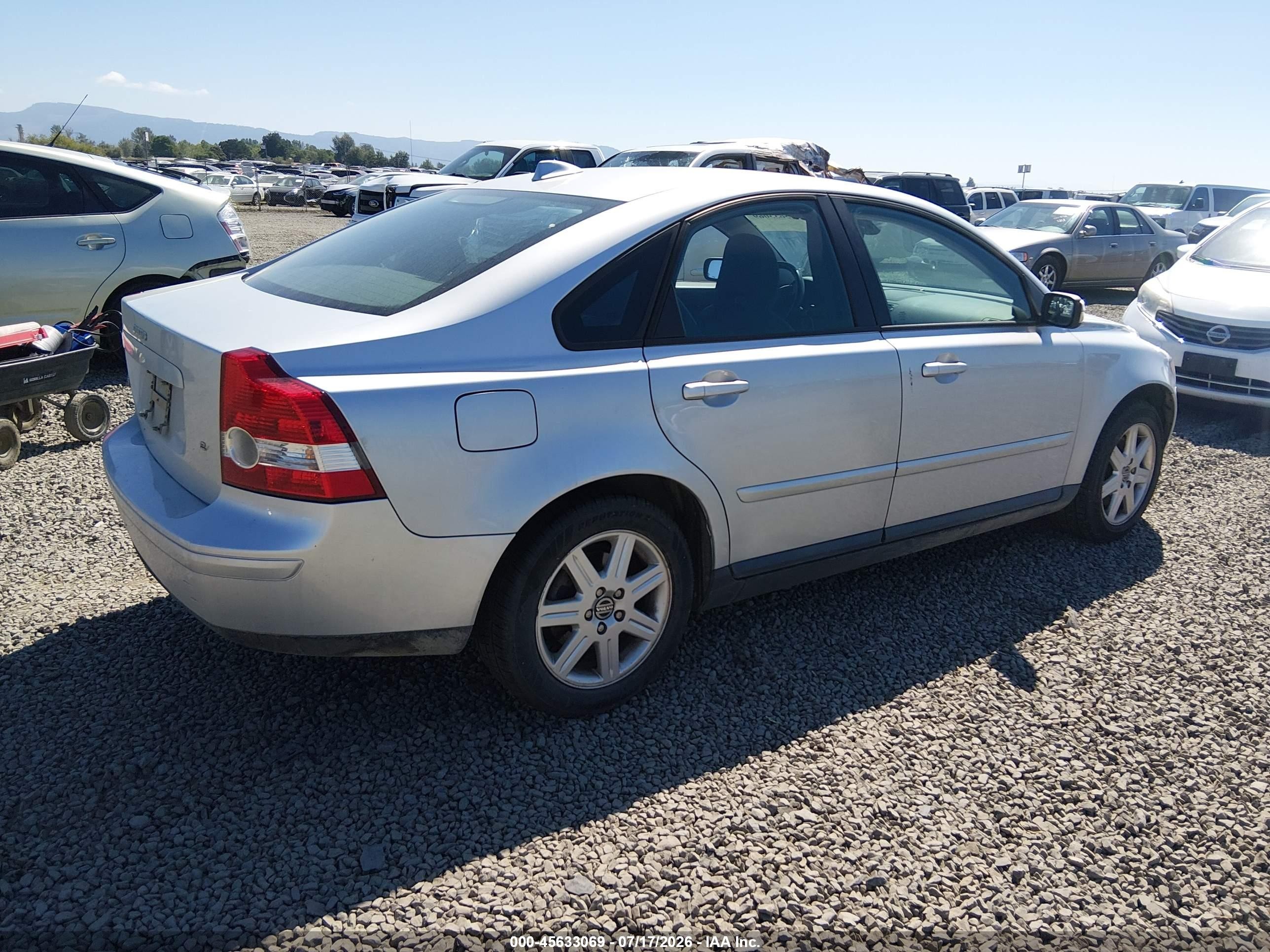 2006 Volvo S40 2.4i Silver vin: YV1MS382562208854