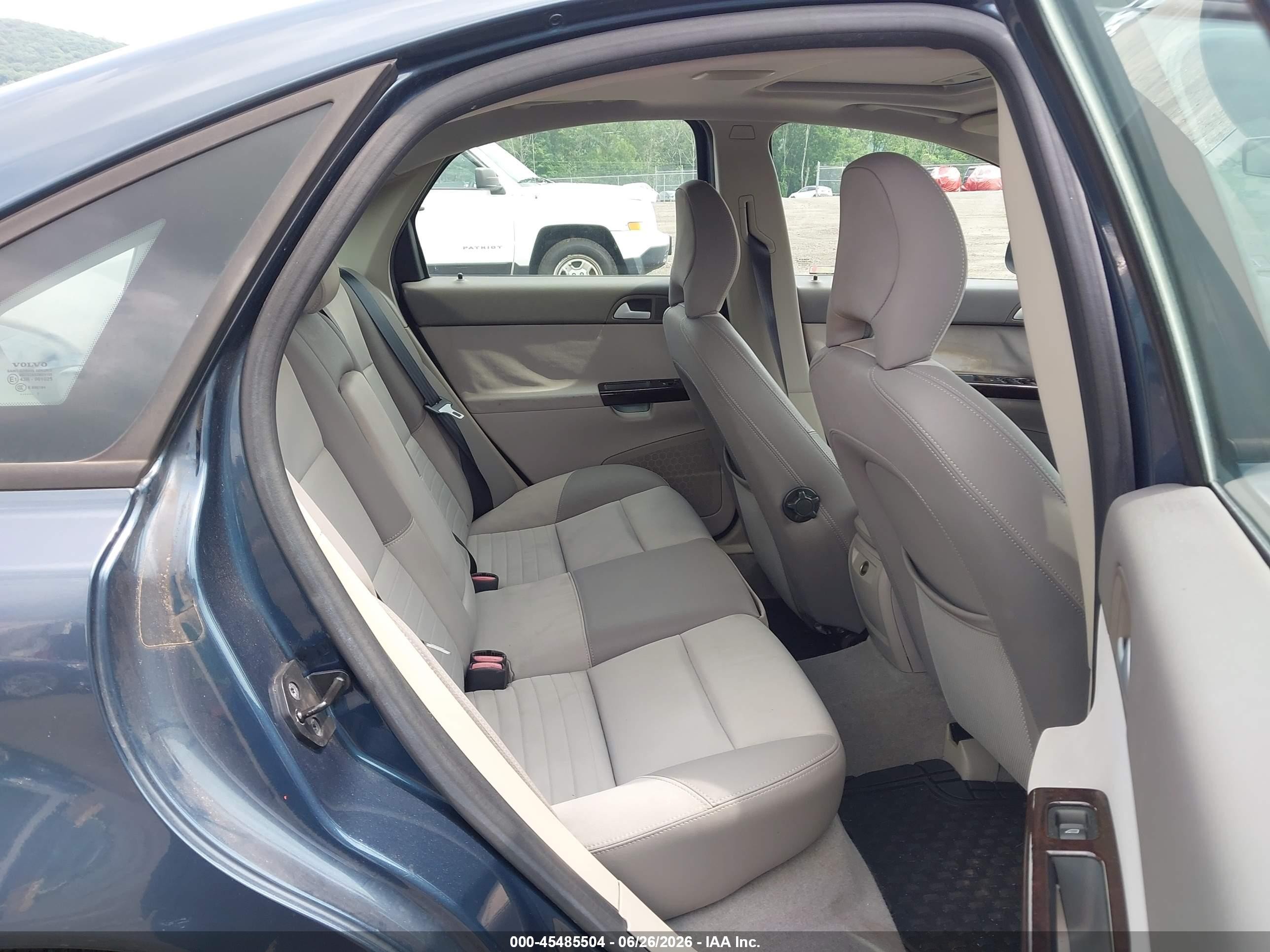 2007 Volvo S40 2.4i Dark Blue vin: YV1MS382572314934