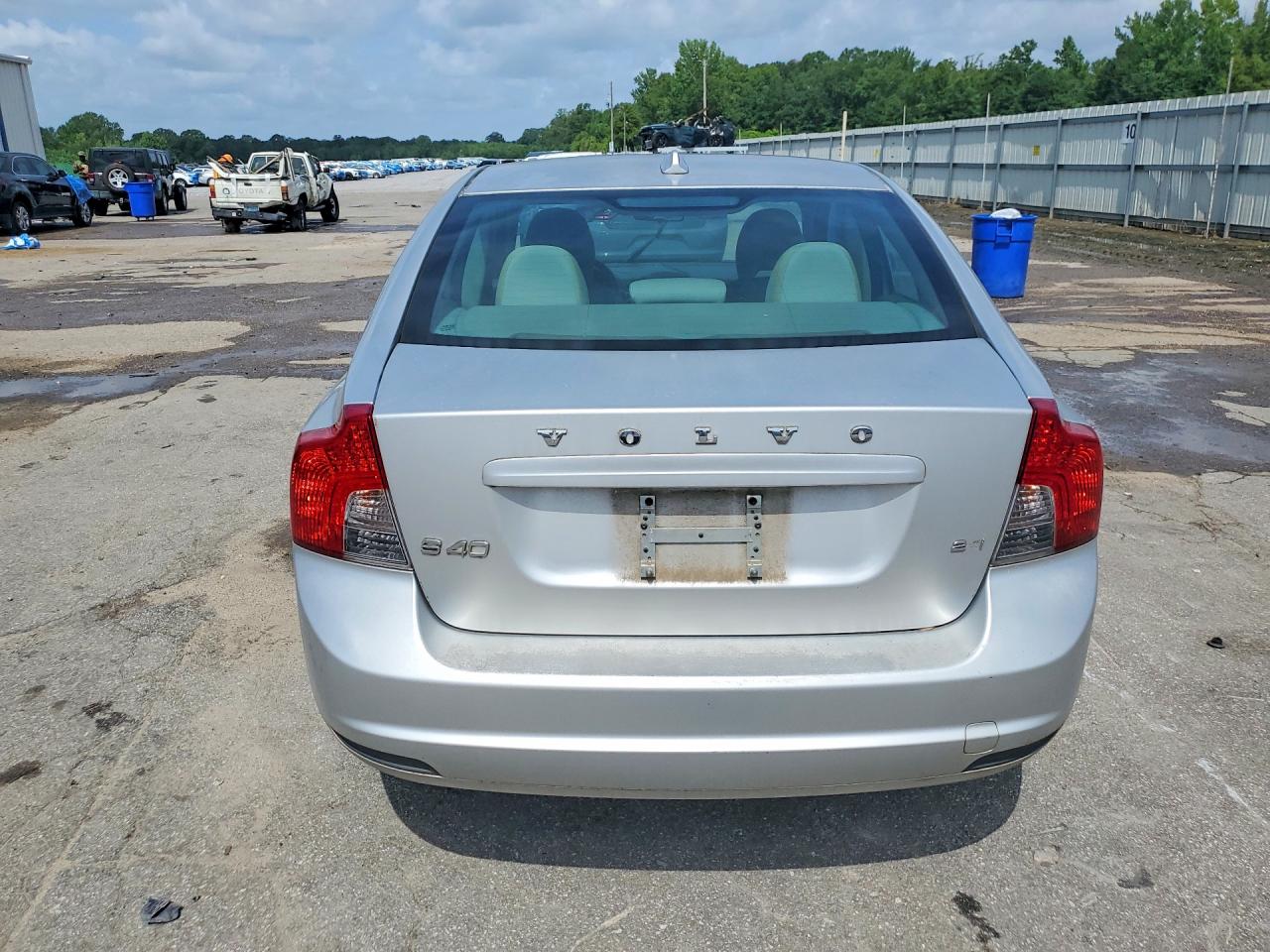 2009 Volvo S40 2.4i Silver vin: YV1MS382592459507
