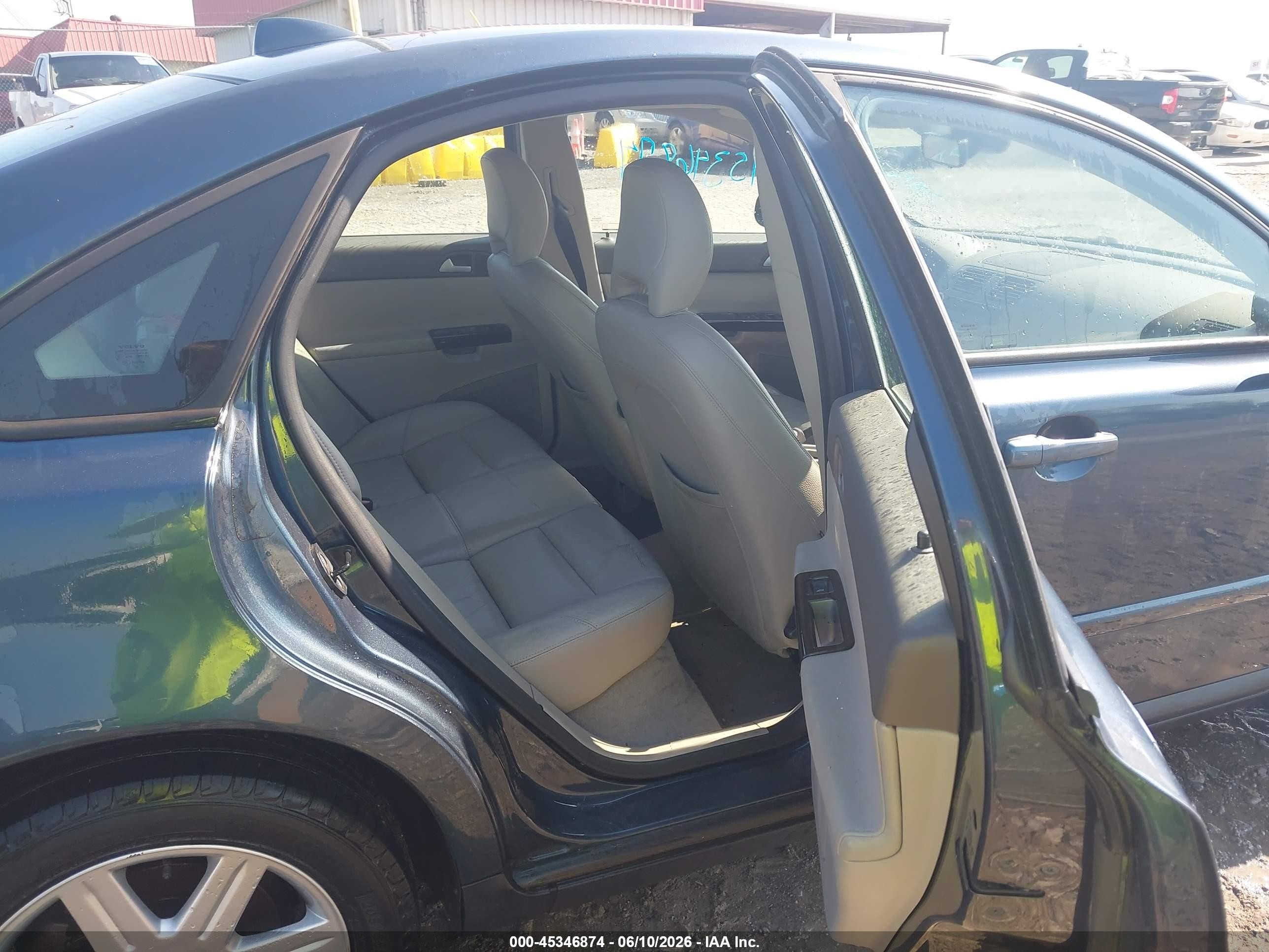 2007 Volvo S40 2.4i Blue vin: YV1MS382672290420
