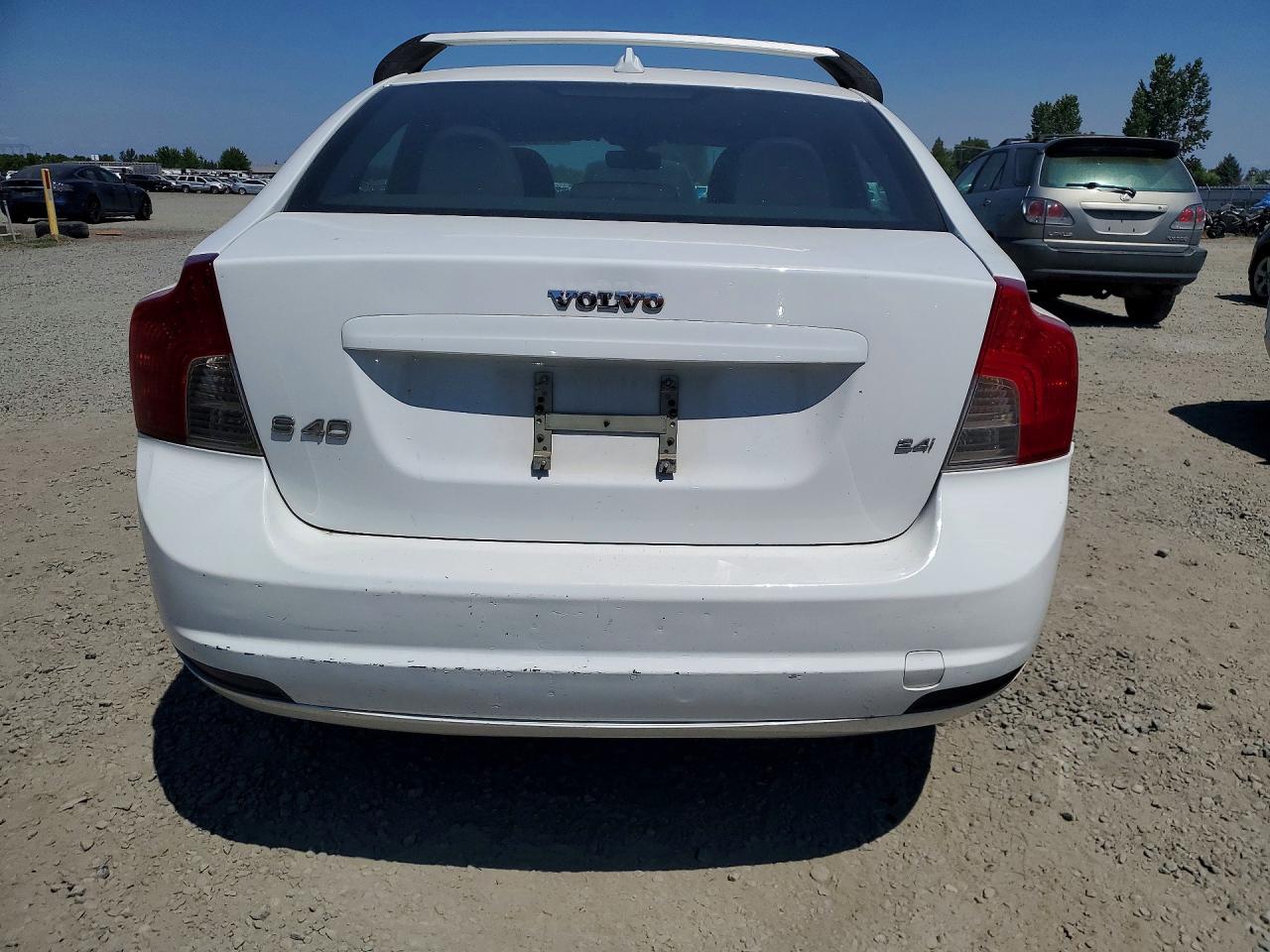 2008 Volvo S40 2.4i White vin: YV1MS382682358121