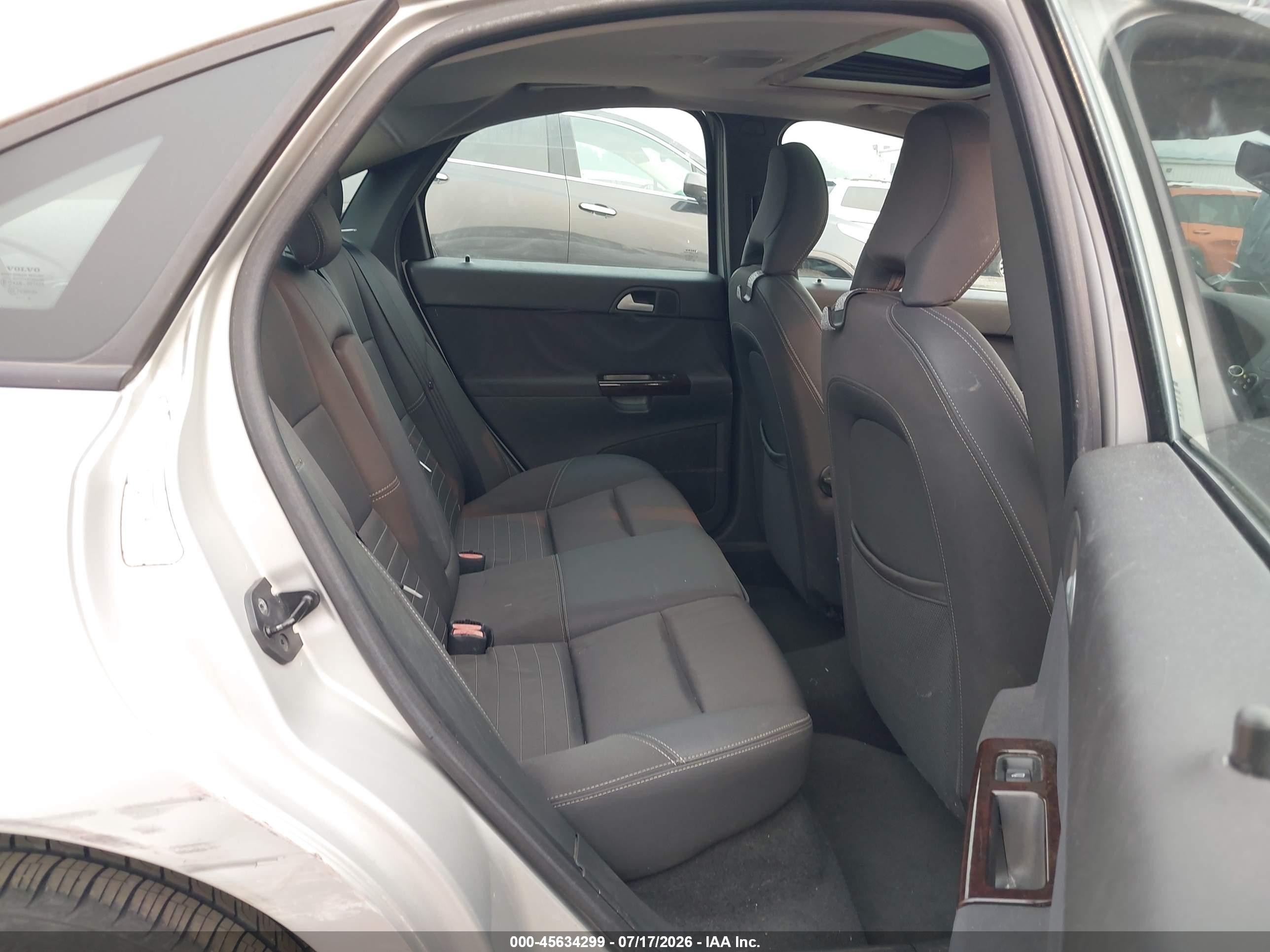 2007 Volvo S40 2.4i Silver vin: YV1MS382772259533