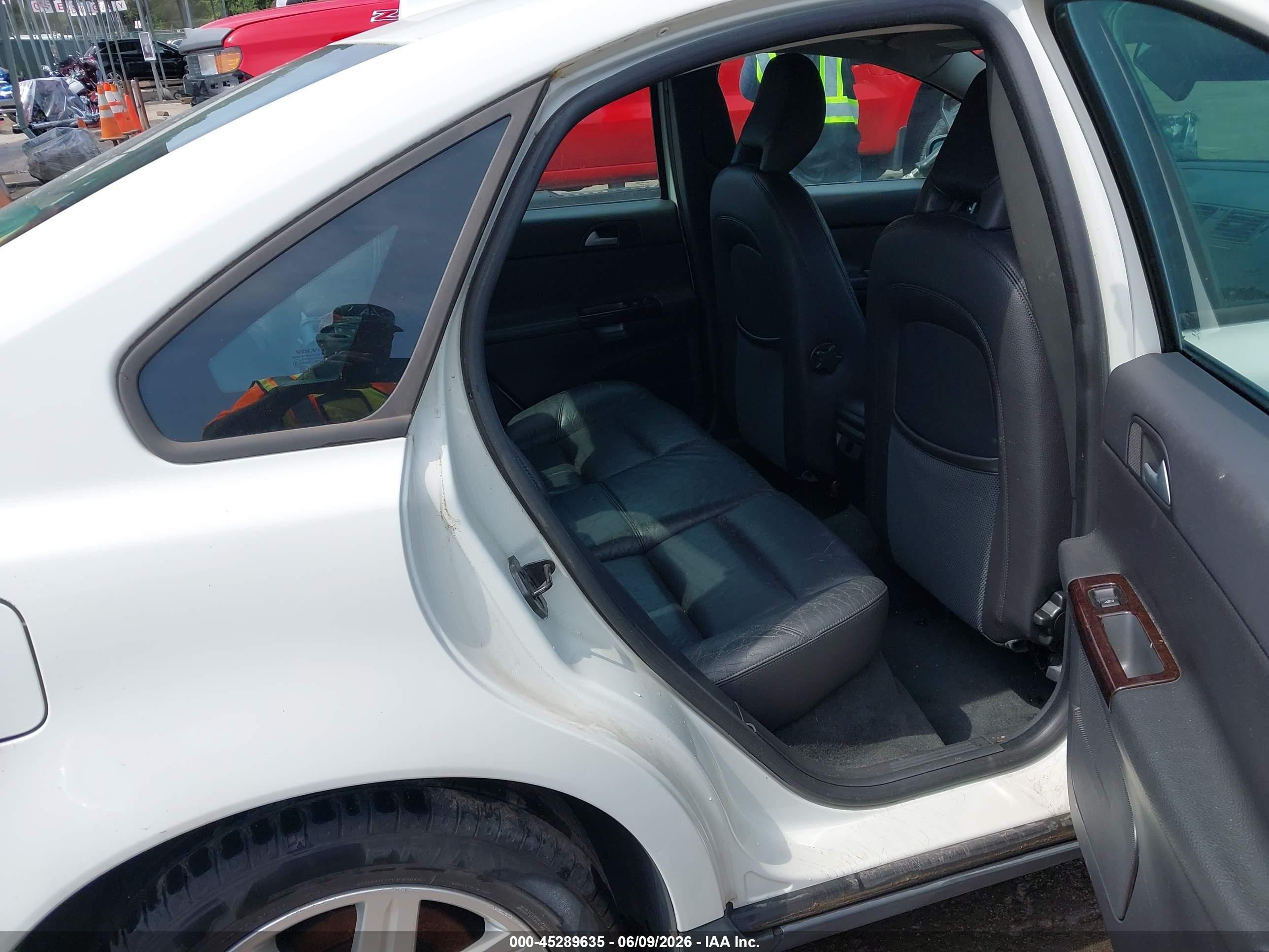 2006 Volvo S40 2.4i White vin: YV1MS382962158346