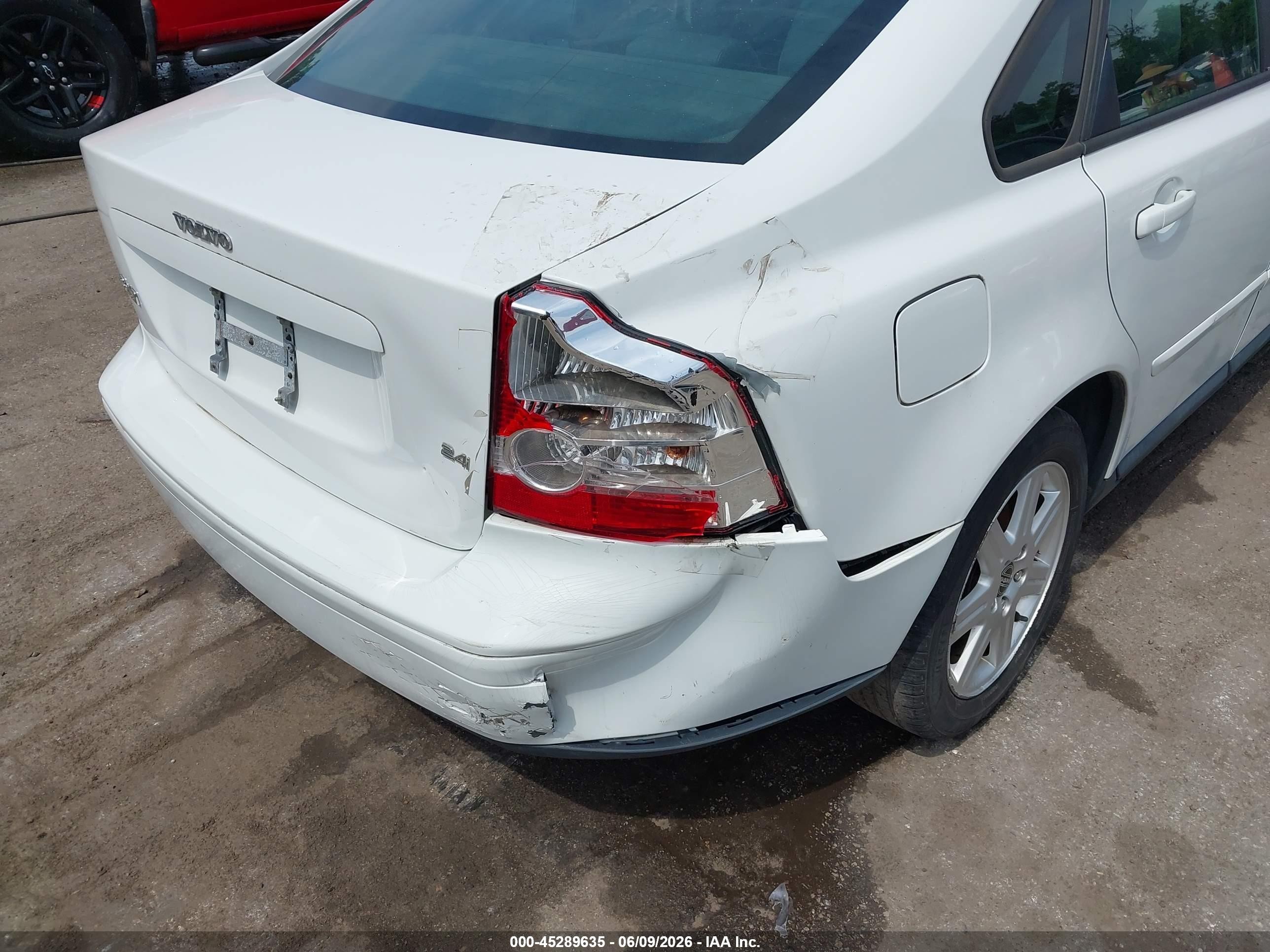 2006 Volvo S40 2.4i White vin: YV1MS382962158346
