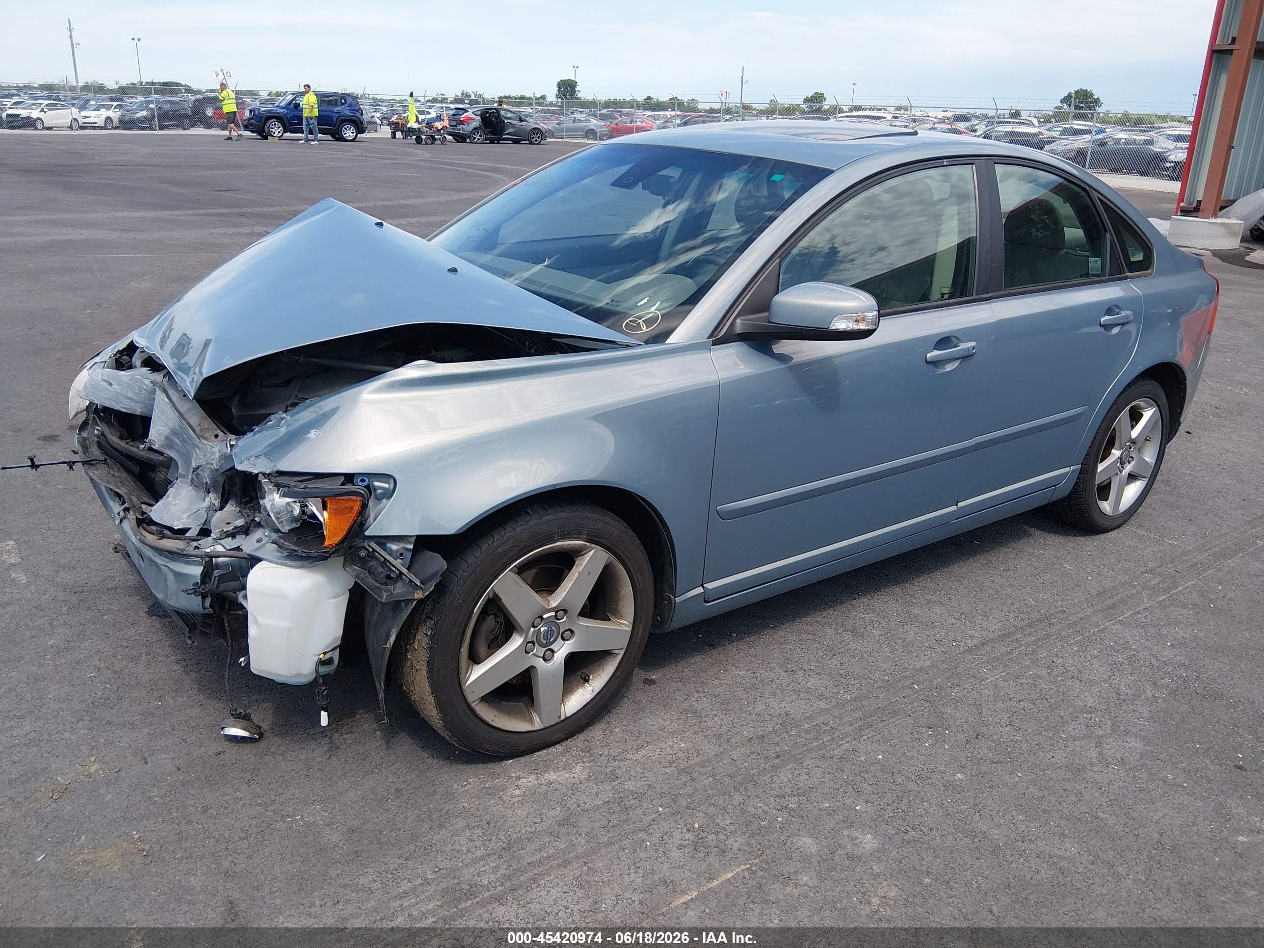 2008 Volvo S40 2.4l/2.4l W/snrf Light Blue vin: YV1MS382982385975