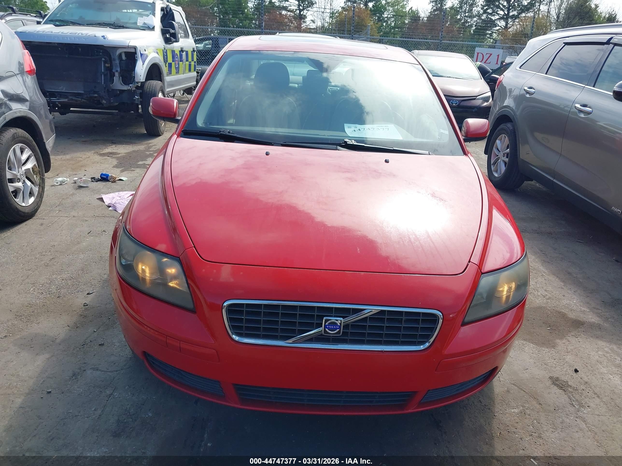 2005 Volvo S40 2.4i Red vin: YV1MS382X52089925