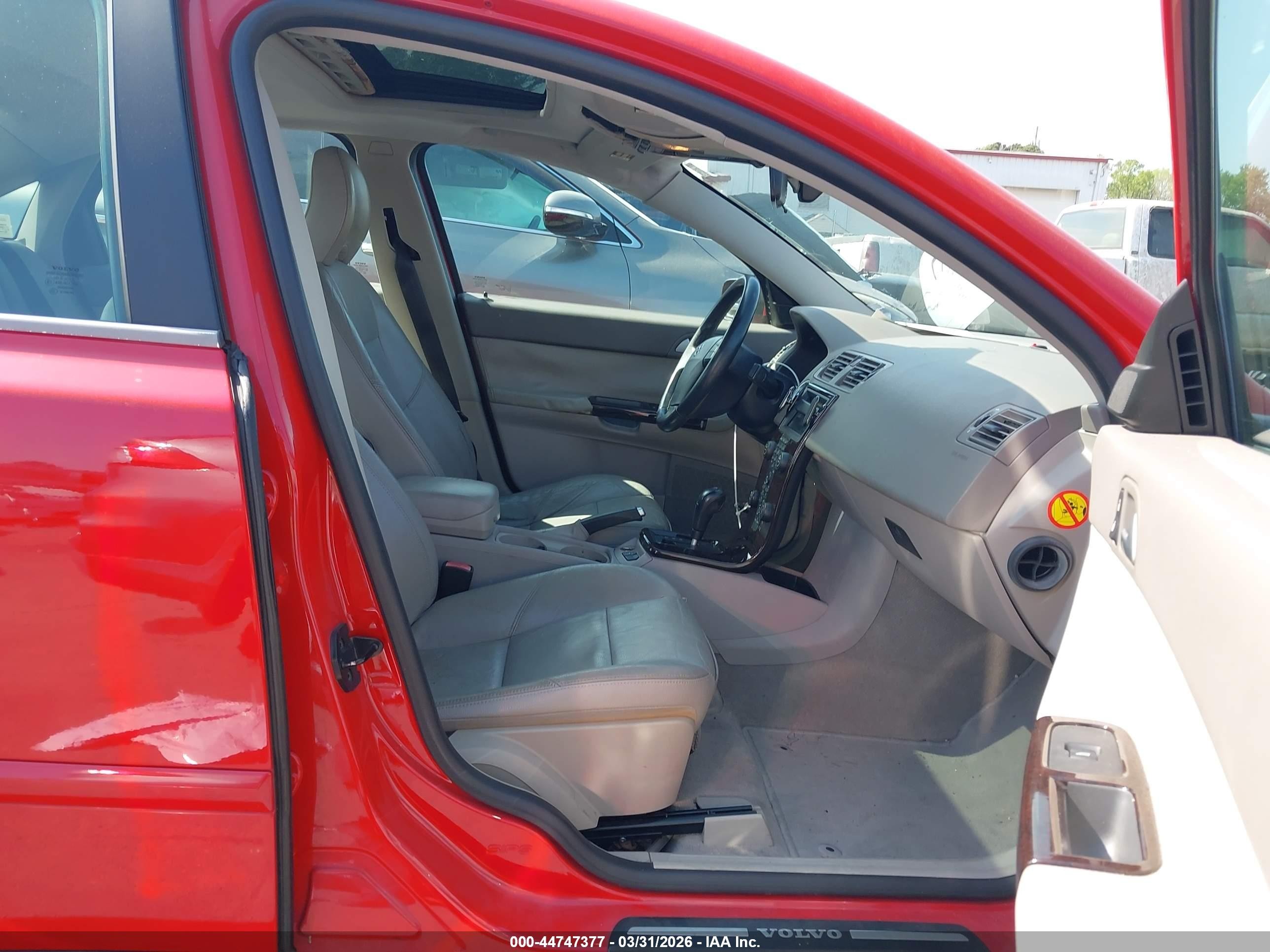 2005 Volvo S40 2.4i Red vin: YV1MS382X52089925