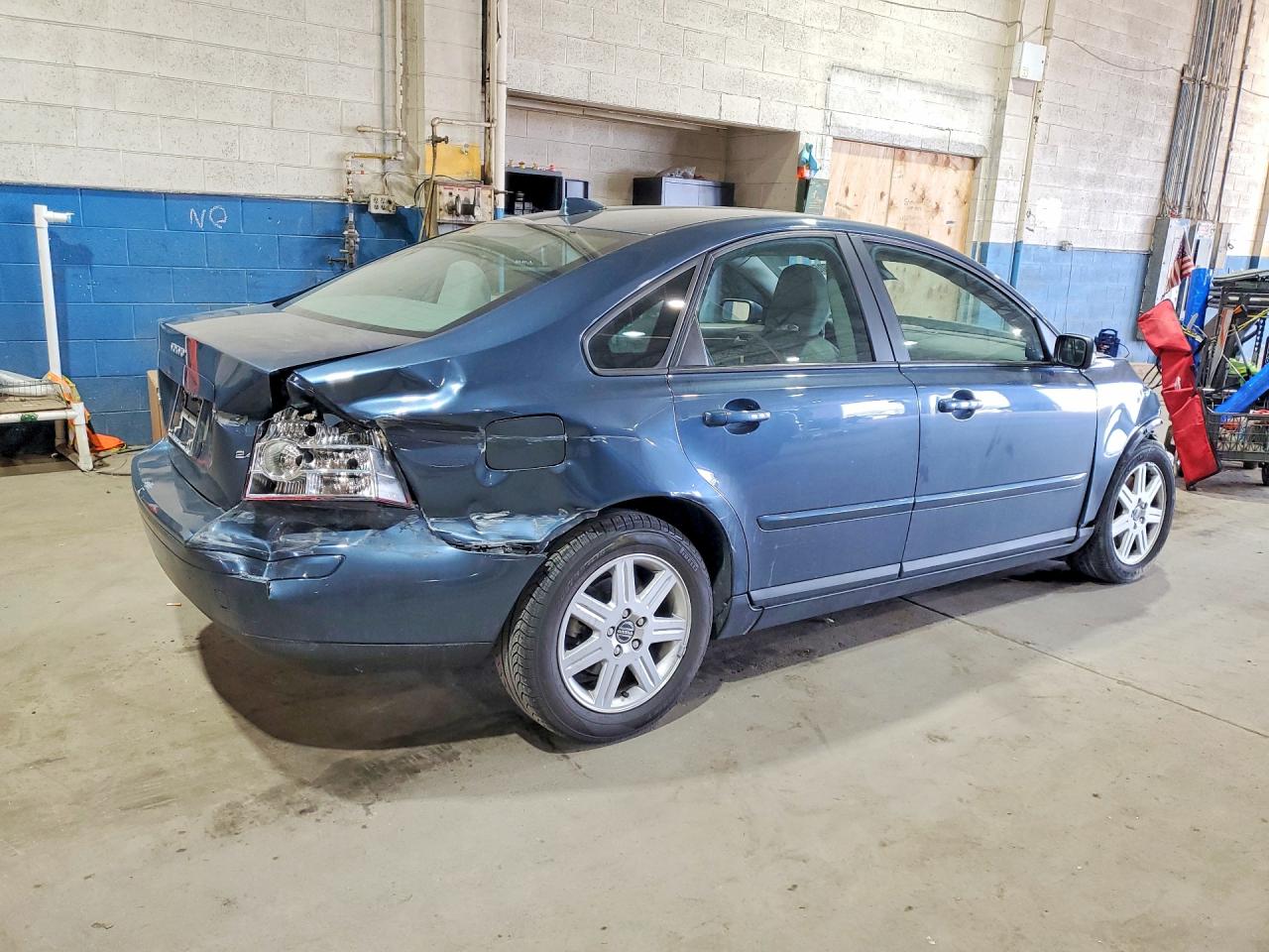 2006 Volvo S40 2.4i Blue vin: YV1MS382X62216352