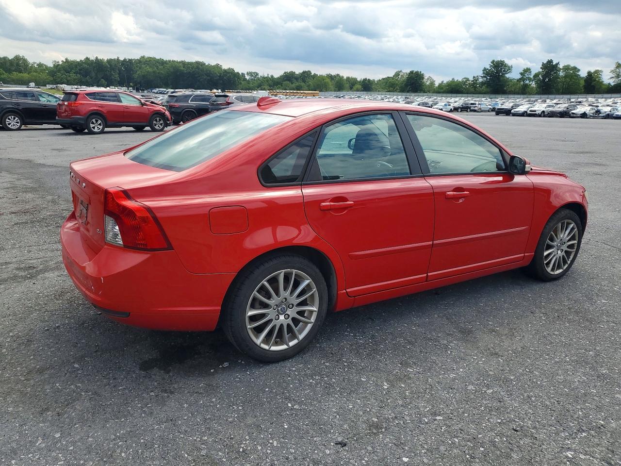 2009 Volvo S40 2.4i Red vin: YV1MS390092467589