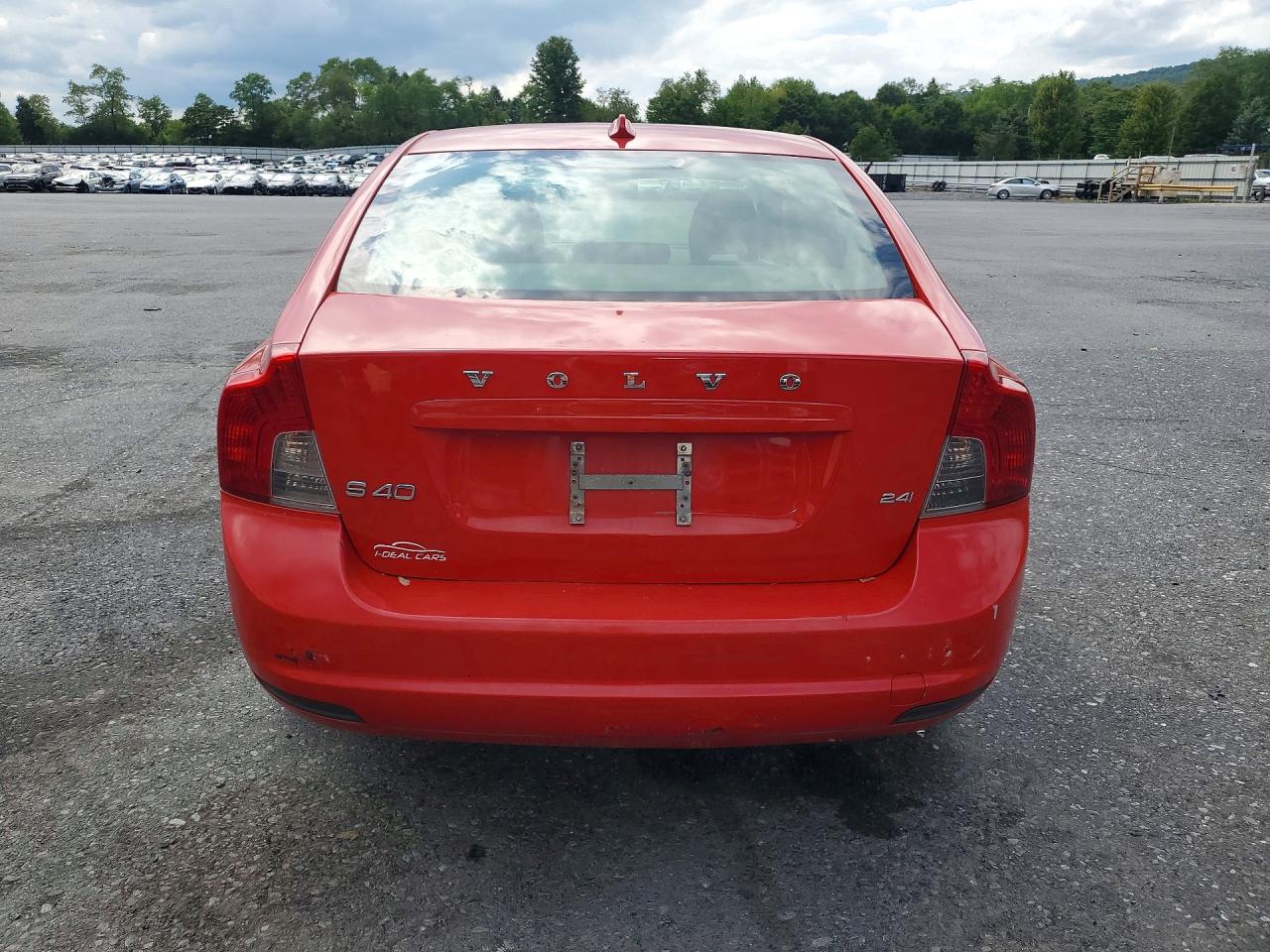 2009 Volvo S40 2.4i Red vin: YV1MS390092467589