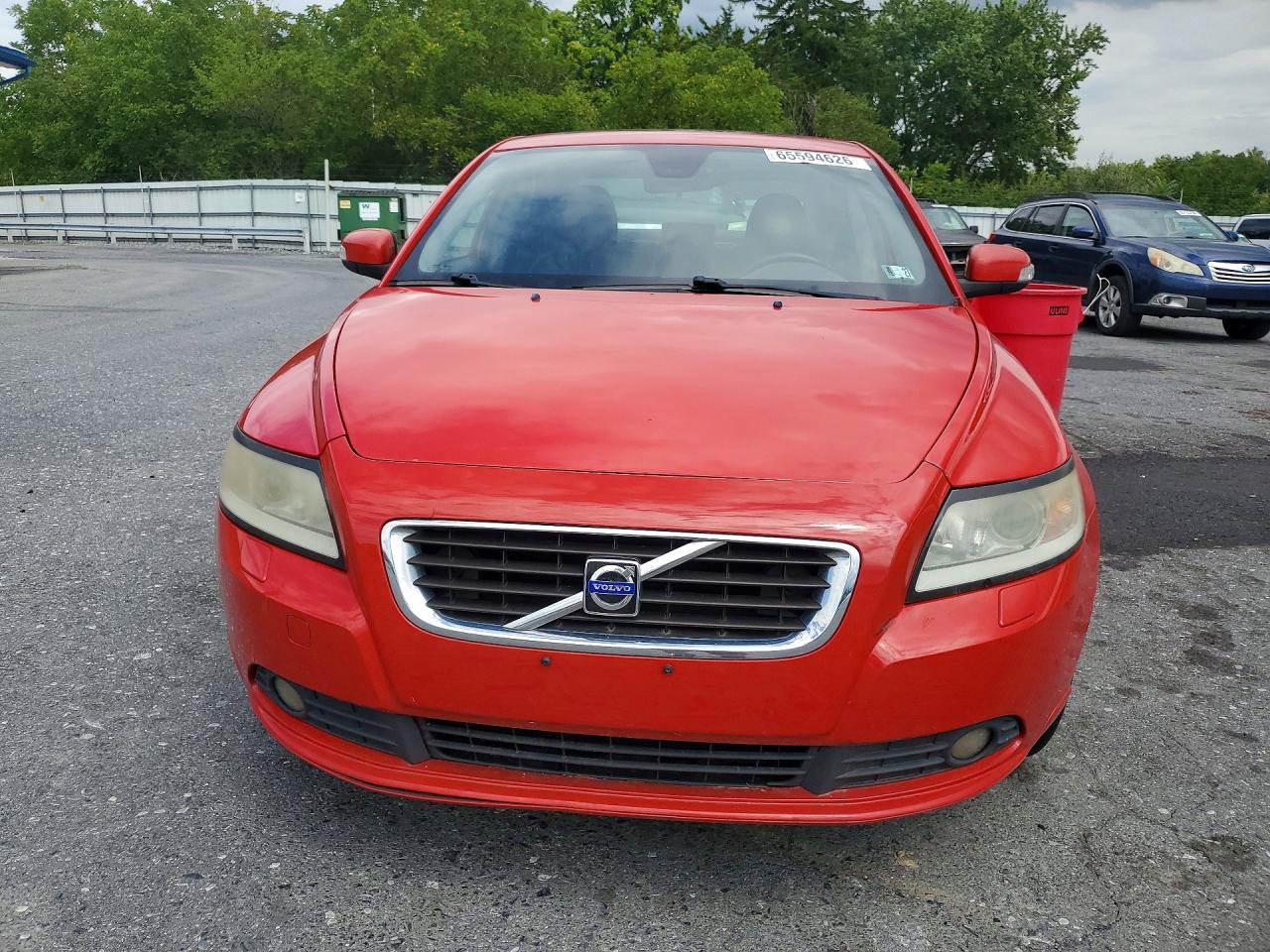 2009 Volvo S40 2.4i Red vin: YV1MS390092467589