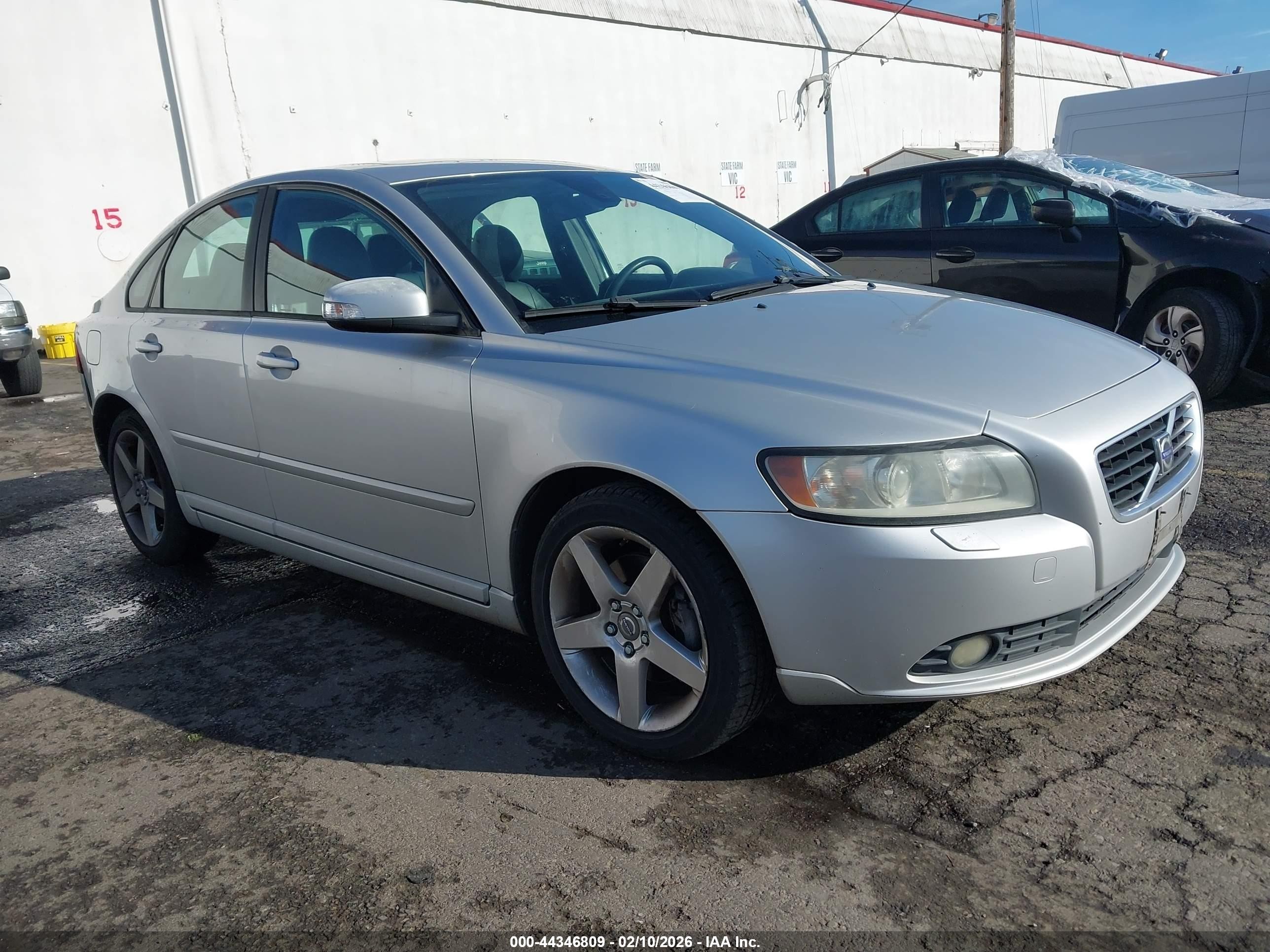 2008 Volvo S40 2.4i Серебряный vin: YV1MS390482382169