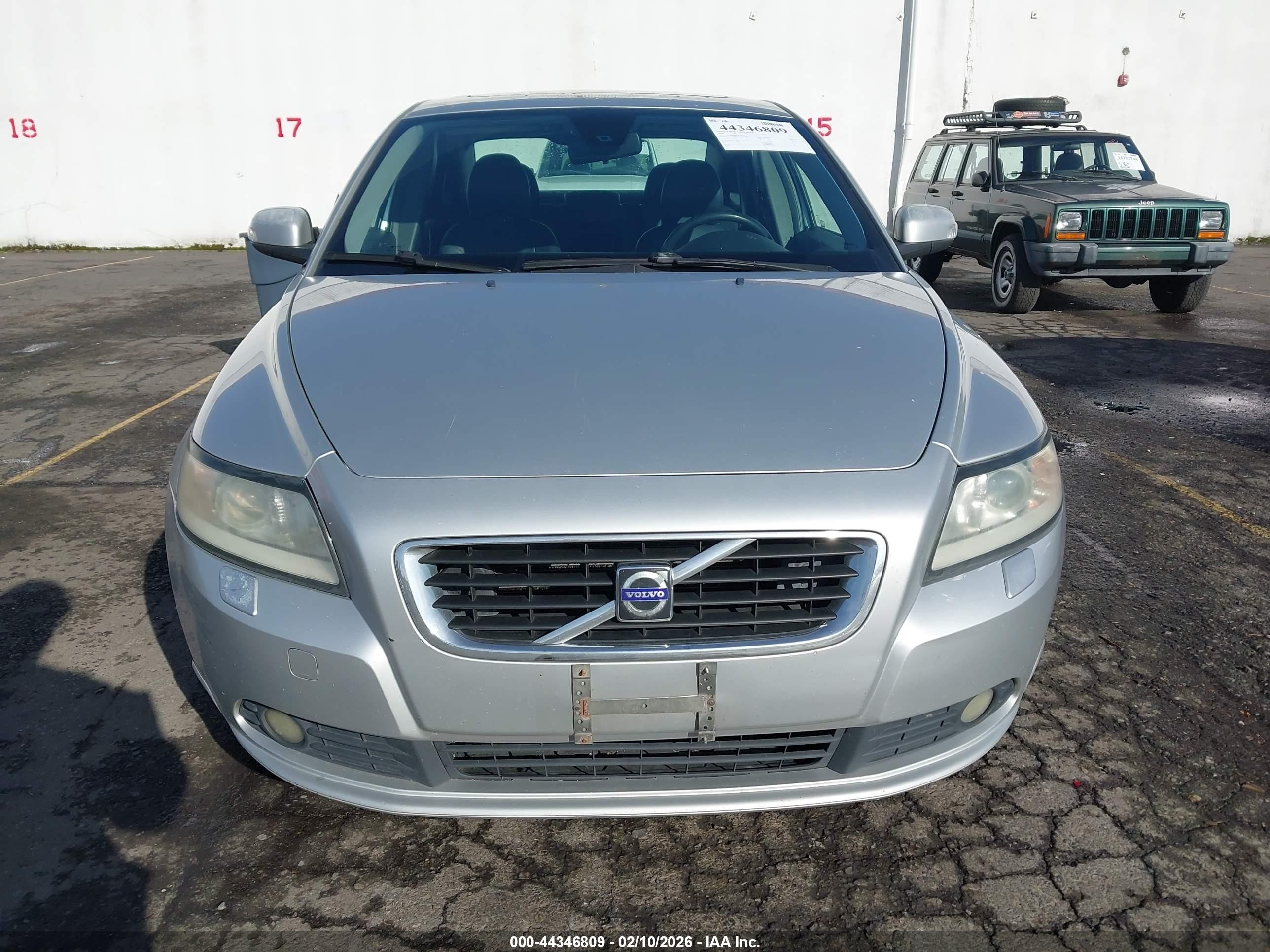 2008 Volvo S40 2.4i Серебряный vin: YV1MS390482382169