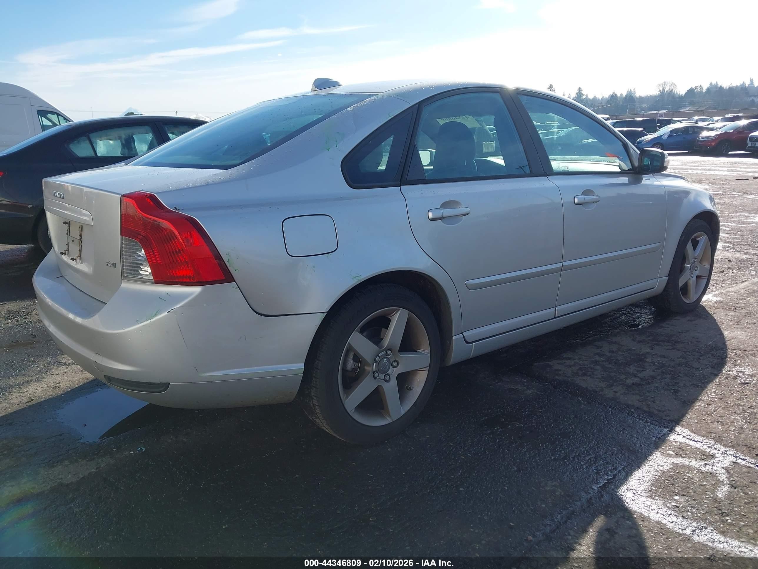 2008 Volvo S40 2.4i Серебряный vin: YV1MS390482382169
