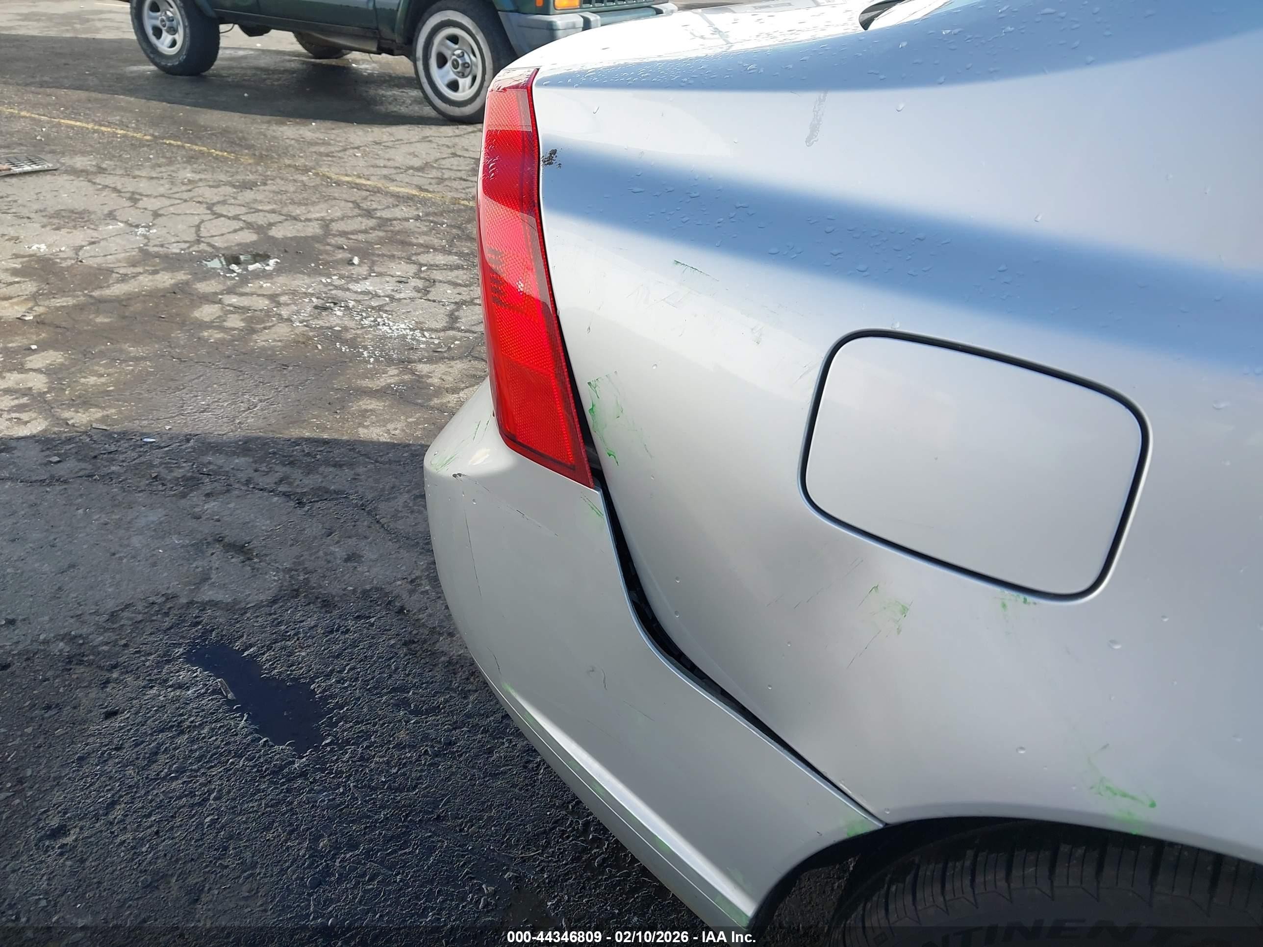 2008 Volvo S40 2.4i Серебряный vin: YV1MS390482382169