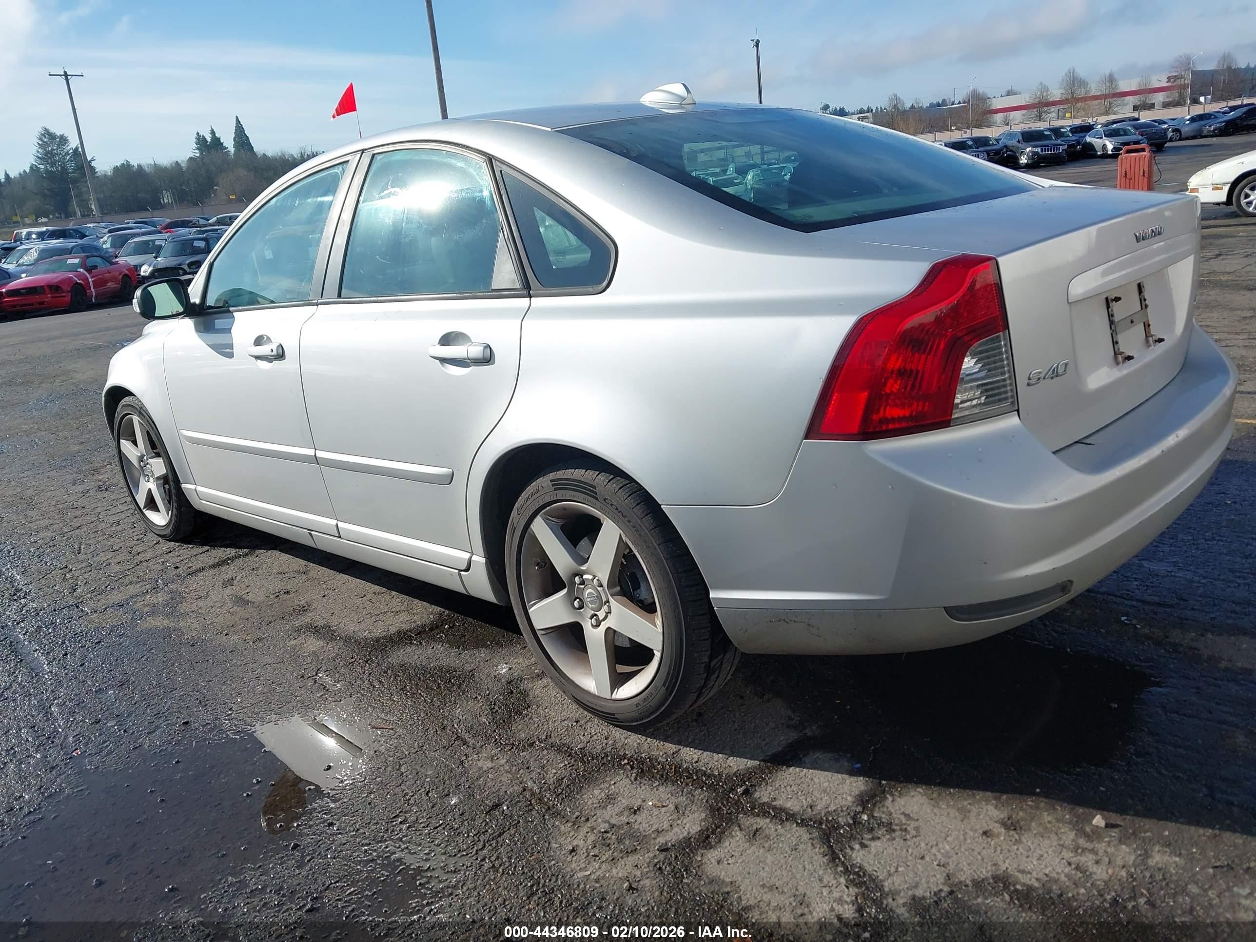 2008 Volvo S40 2.4i Серебряный vin: YV1MS390482382169
