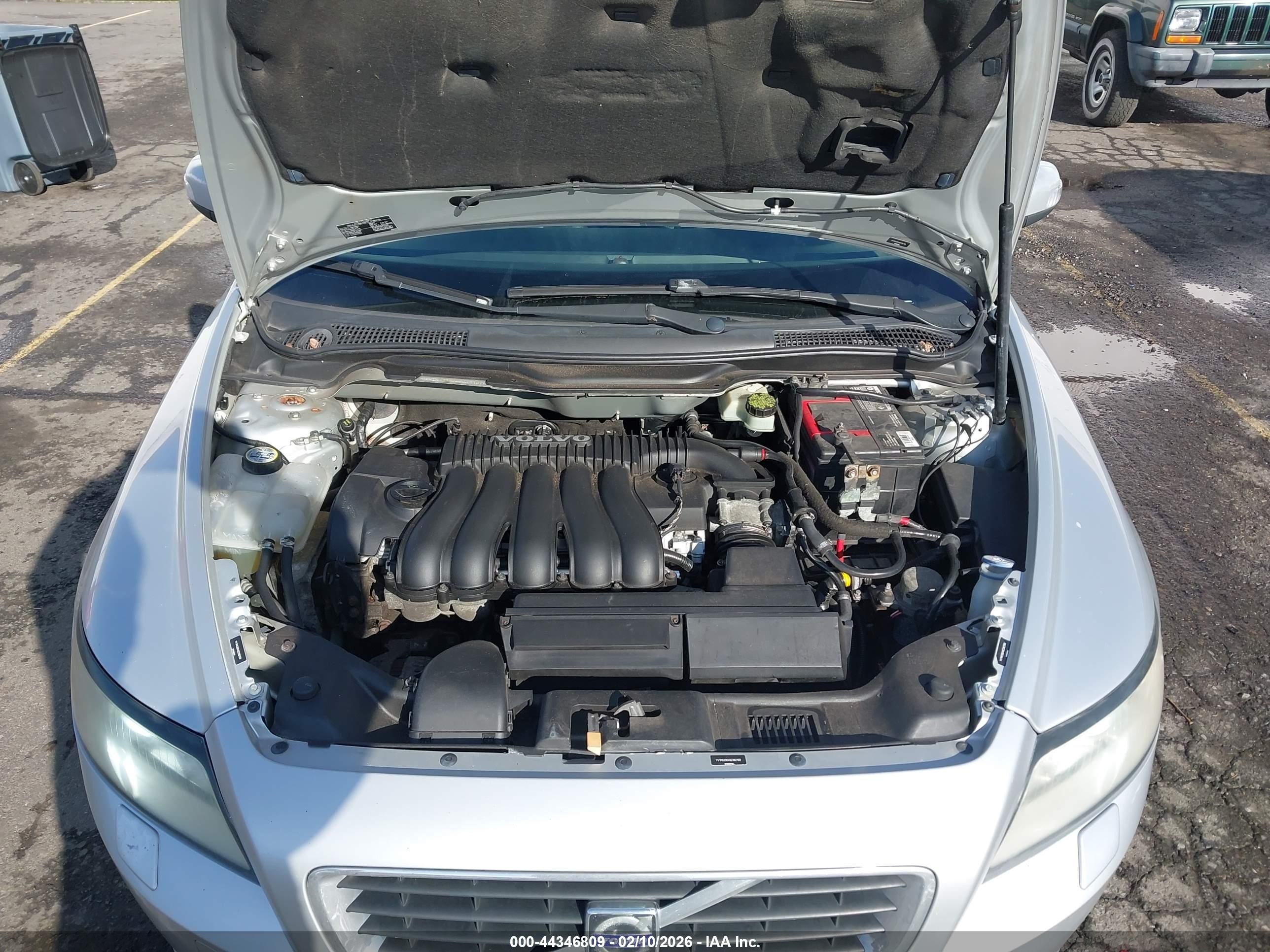 2008 Volvo S40 2.4i Серебряный vin: YV1MS390482382169
