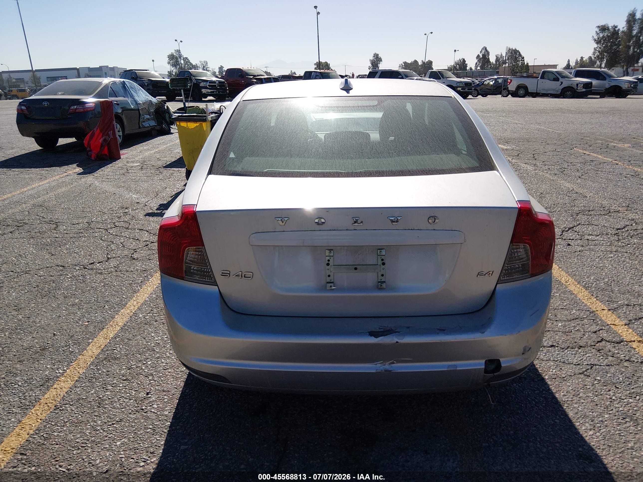 2009 Volvo S40 2.4i Silver vin: YV1MS390692432197