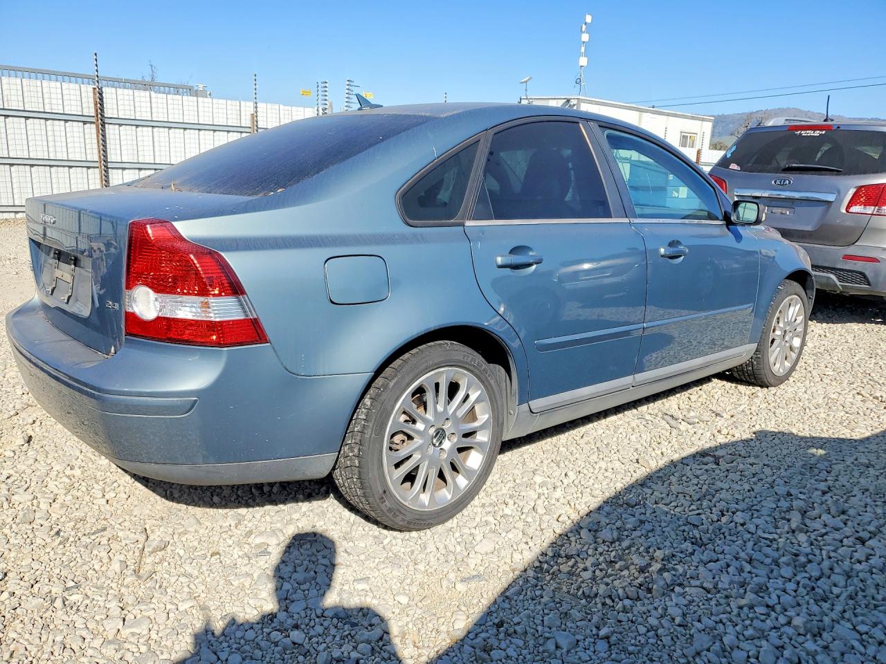 2005 Volvo S40 2.4i Blue vin: YV1MS390752068804