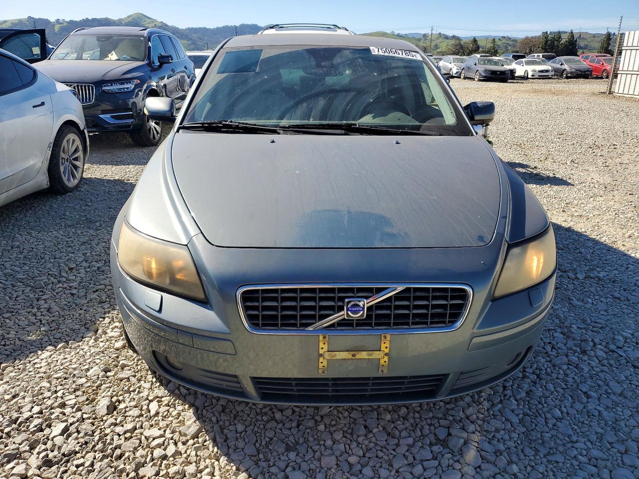 2005 Volvo S40 2.4i Blue vin: YV1MS390752068804