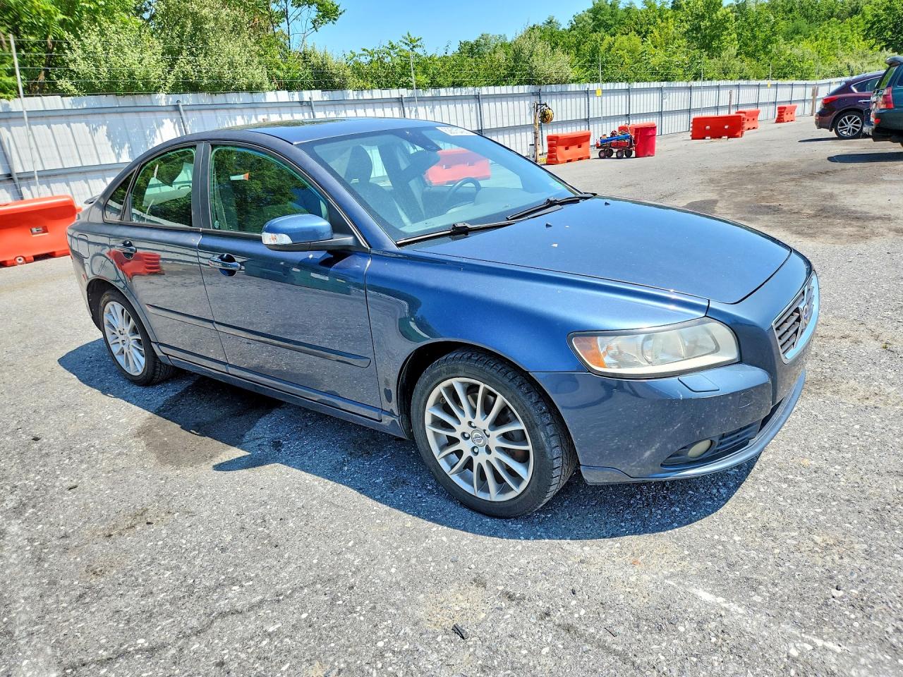 2009 Volvo S40 2.4i Blue vin: YV1MS390792464320