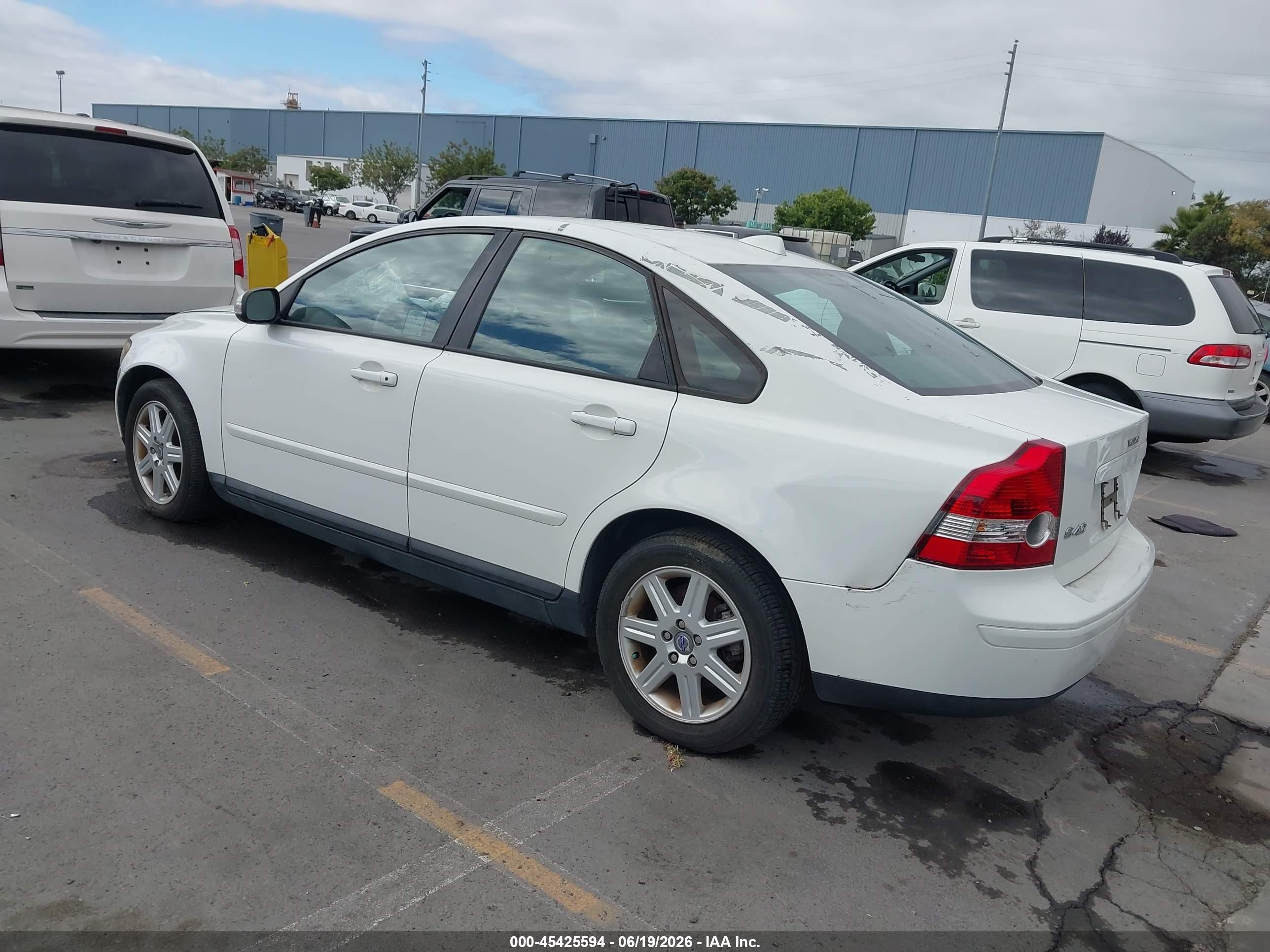 2007 Volvo S40 2.4i Белый vin: YV1MS390972268120