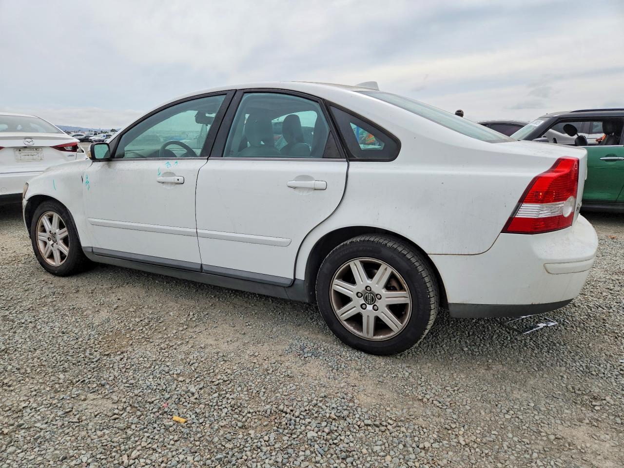 2006 Volvo S40 2.4i Белый vin: YV1MS390X62150933