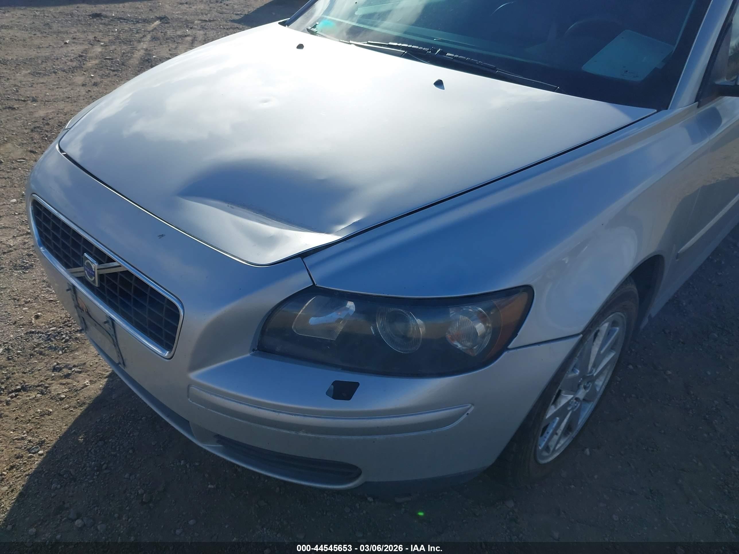 2006 Volvo S40 T5 Silver vin: YV1MS682562152612