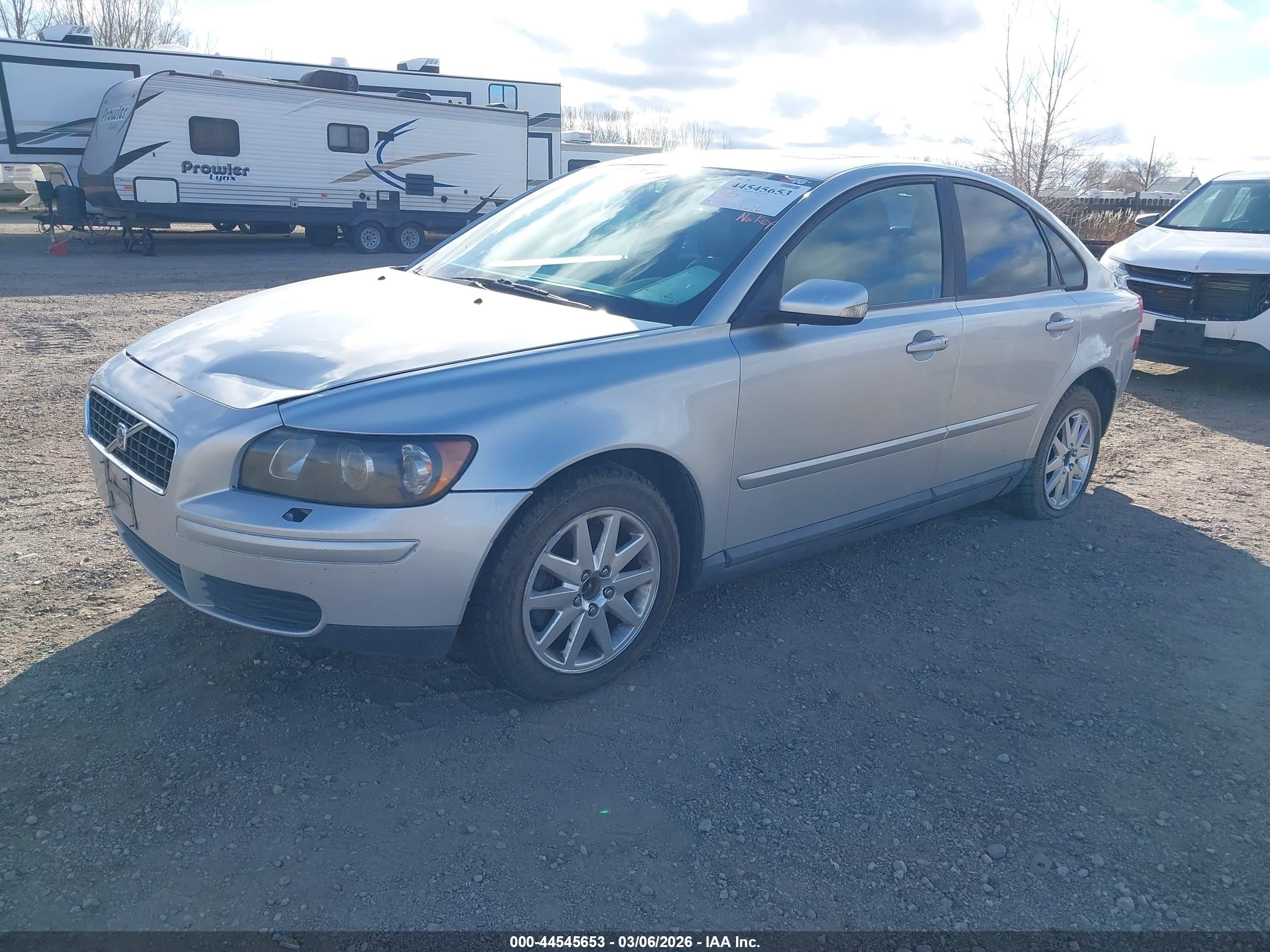 2006 Volvo S40 T5 Silver vin: YV1MS682562152612