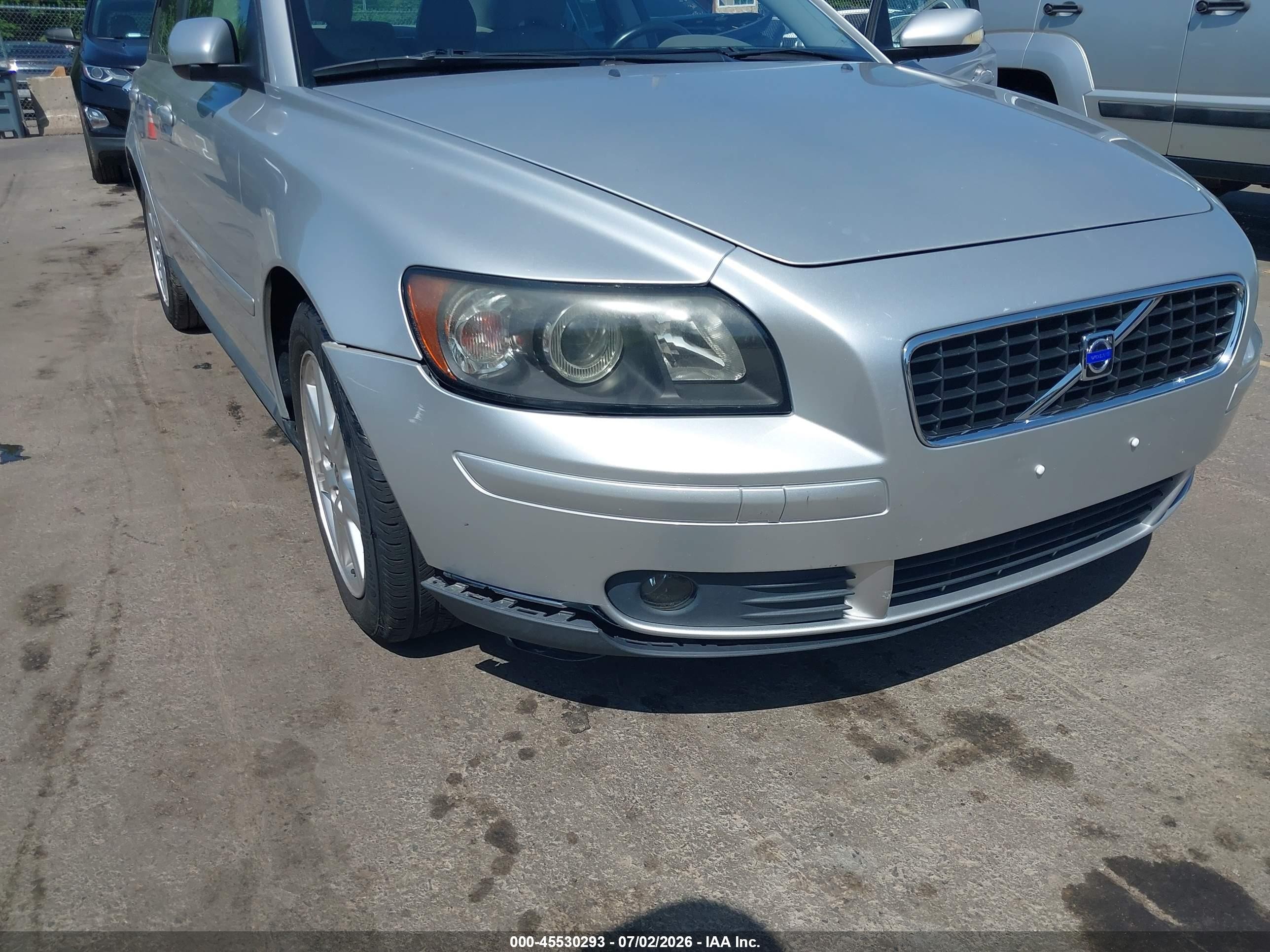 2004 Volvo S40 T5 Silver vin: YV1MS682642027874