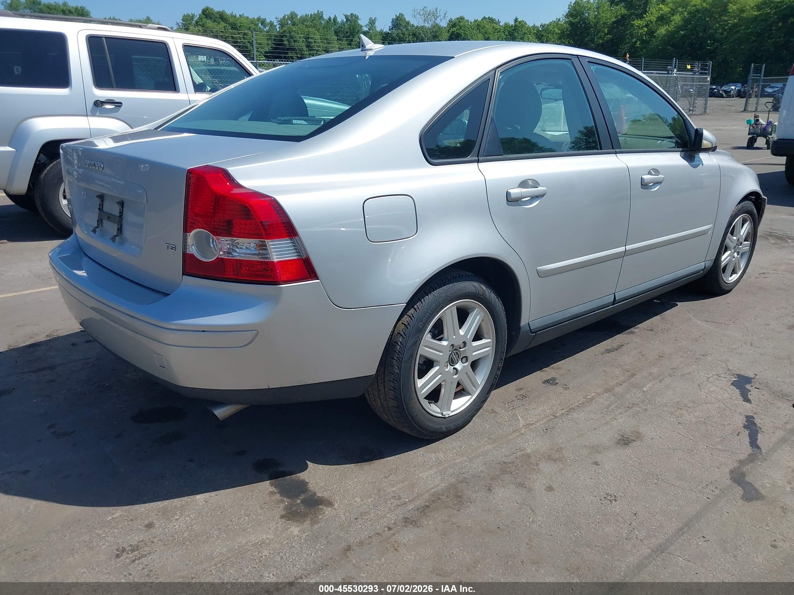 2004 Volvo S40 T5 Silver vin: YV1MS682642027874