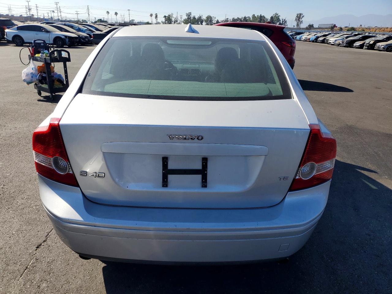 2007 Volvo S40 T5 Silver vin: YV1MS682872288640