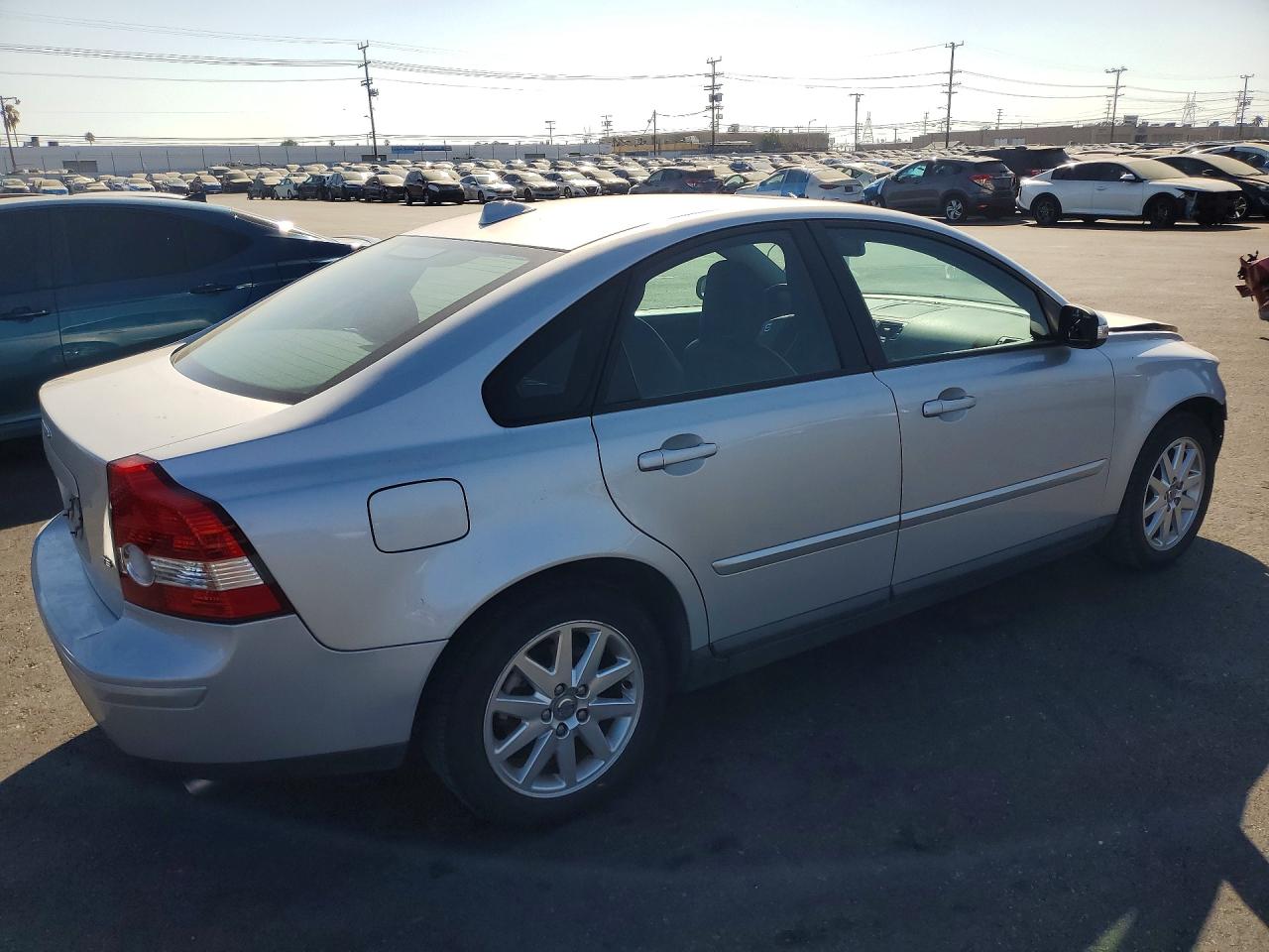 2007 Volvo S40 T5 Silver vin: YV1MS682872288640