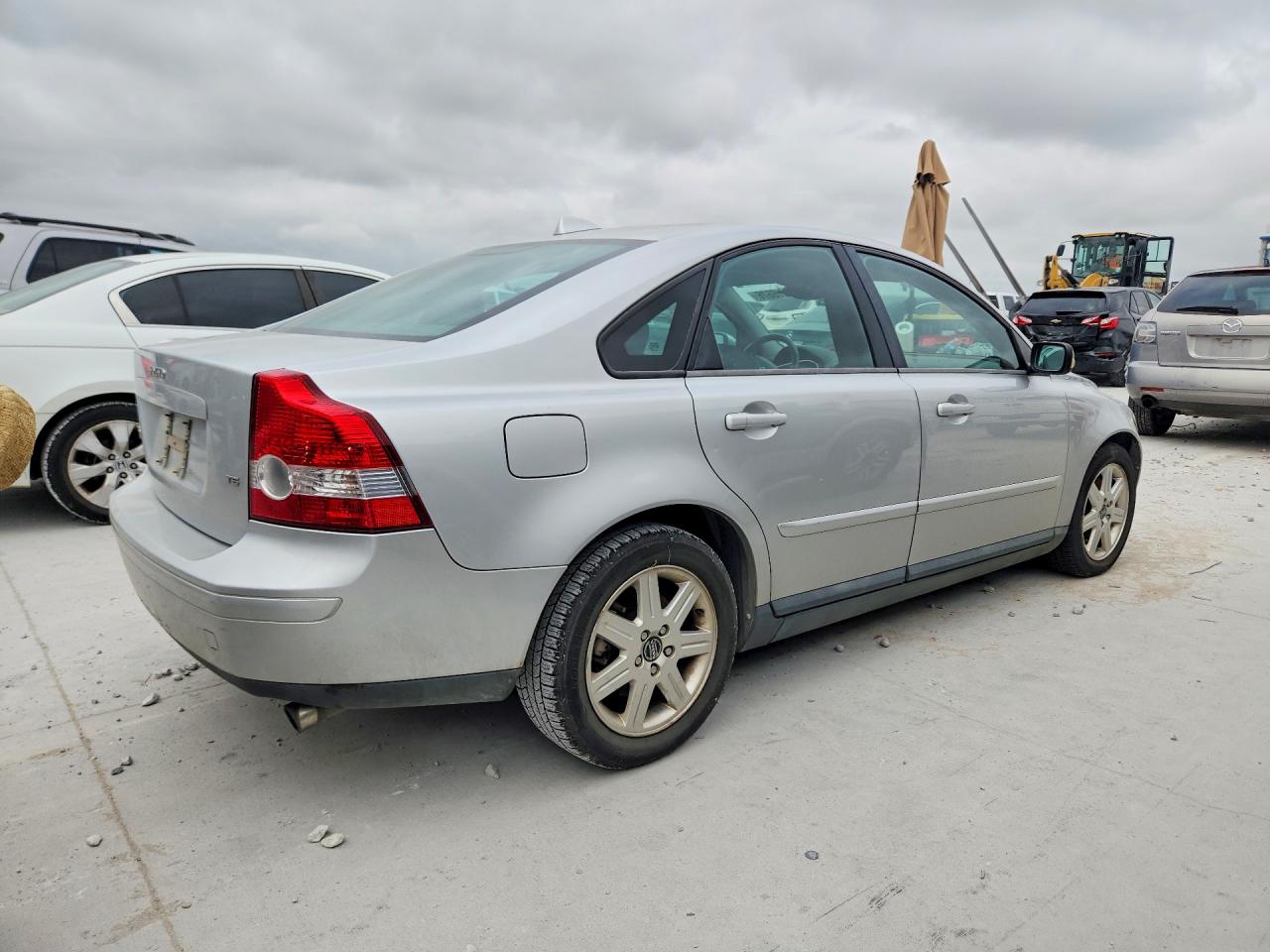 2005 Volvo S40 T5 Silver vin: YV1MS682952118445