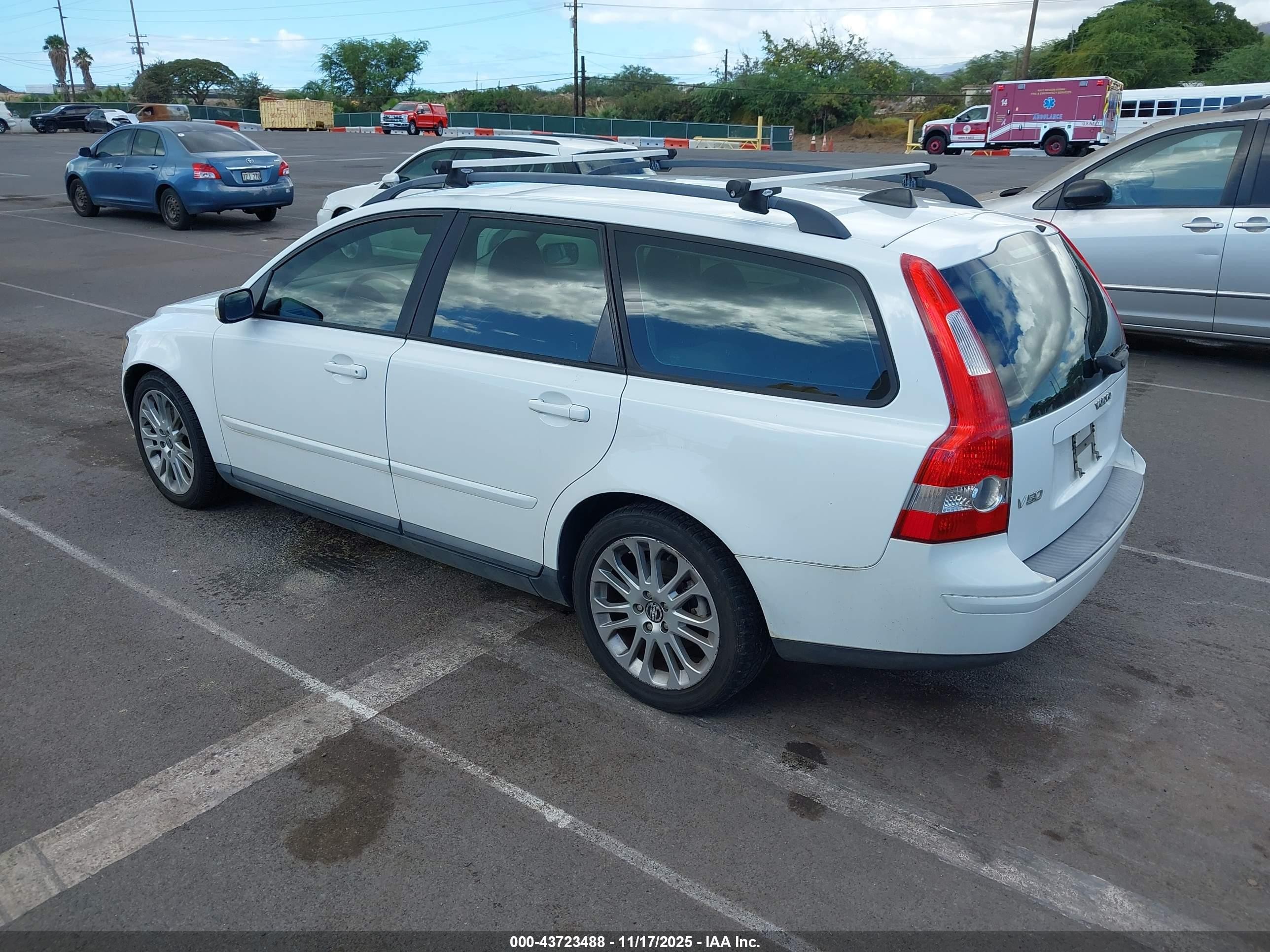 2006 Volvo V50 2.4i White vin: YV1MW382062219992