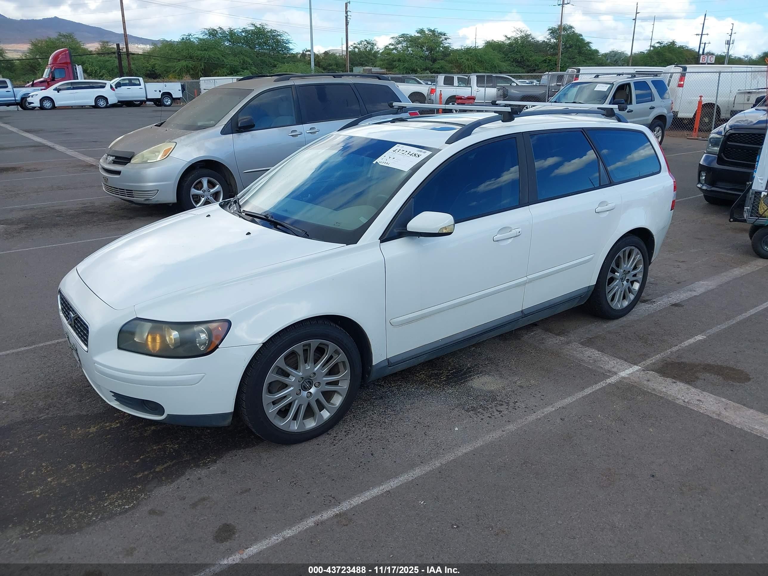 2006 Volvo V50 2.4i White vin: YV1MW382062219992