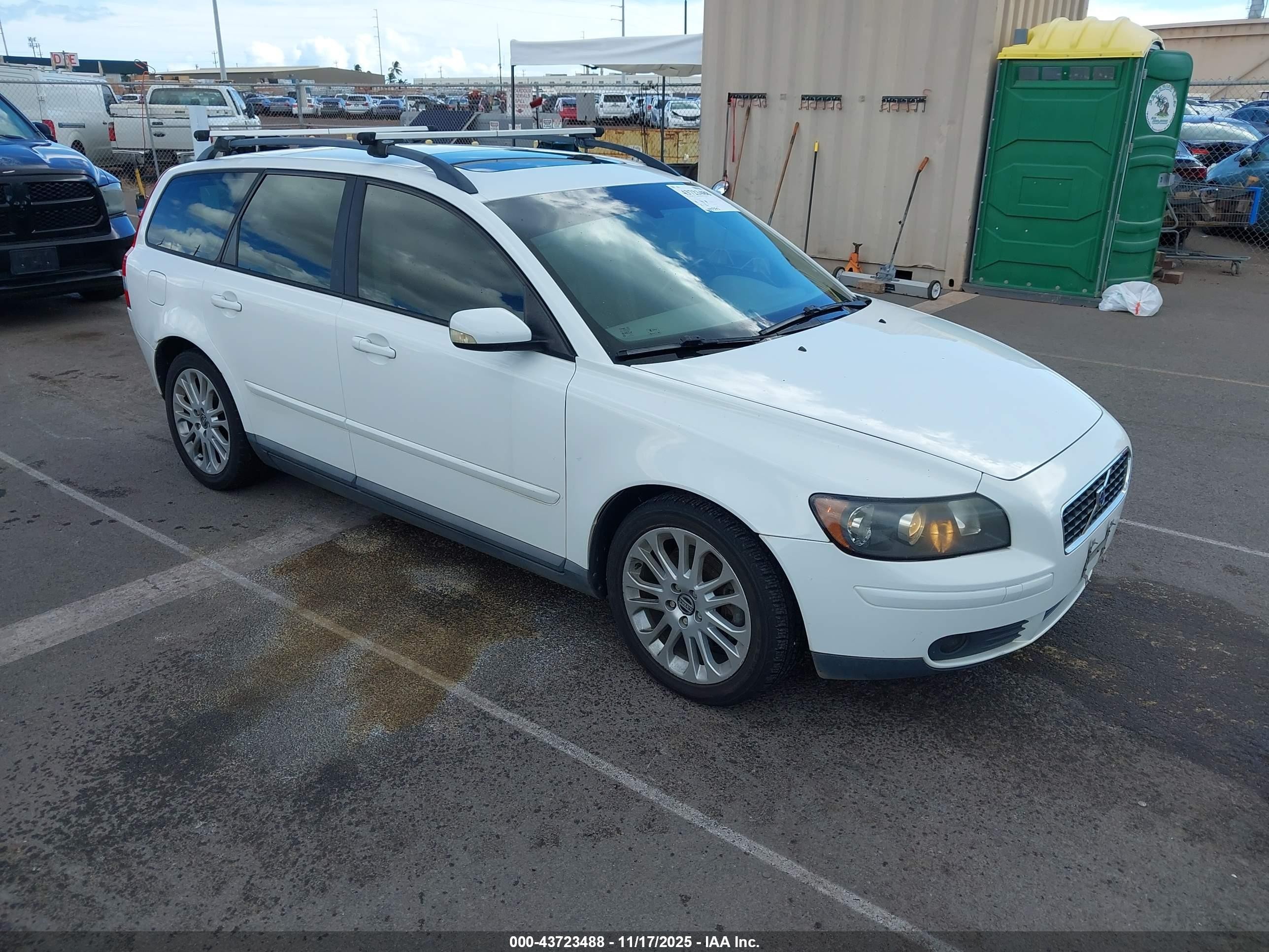 2006 Volvo V50 2.4i White vin: YV1MW382062219992